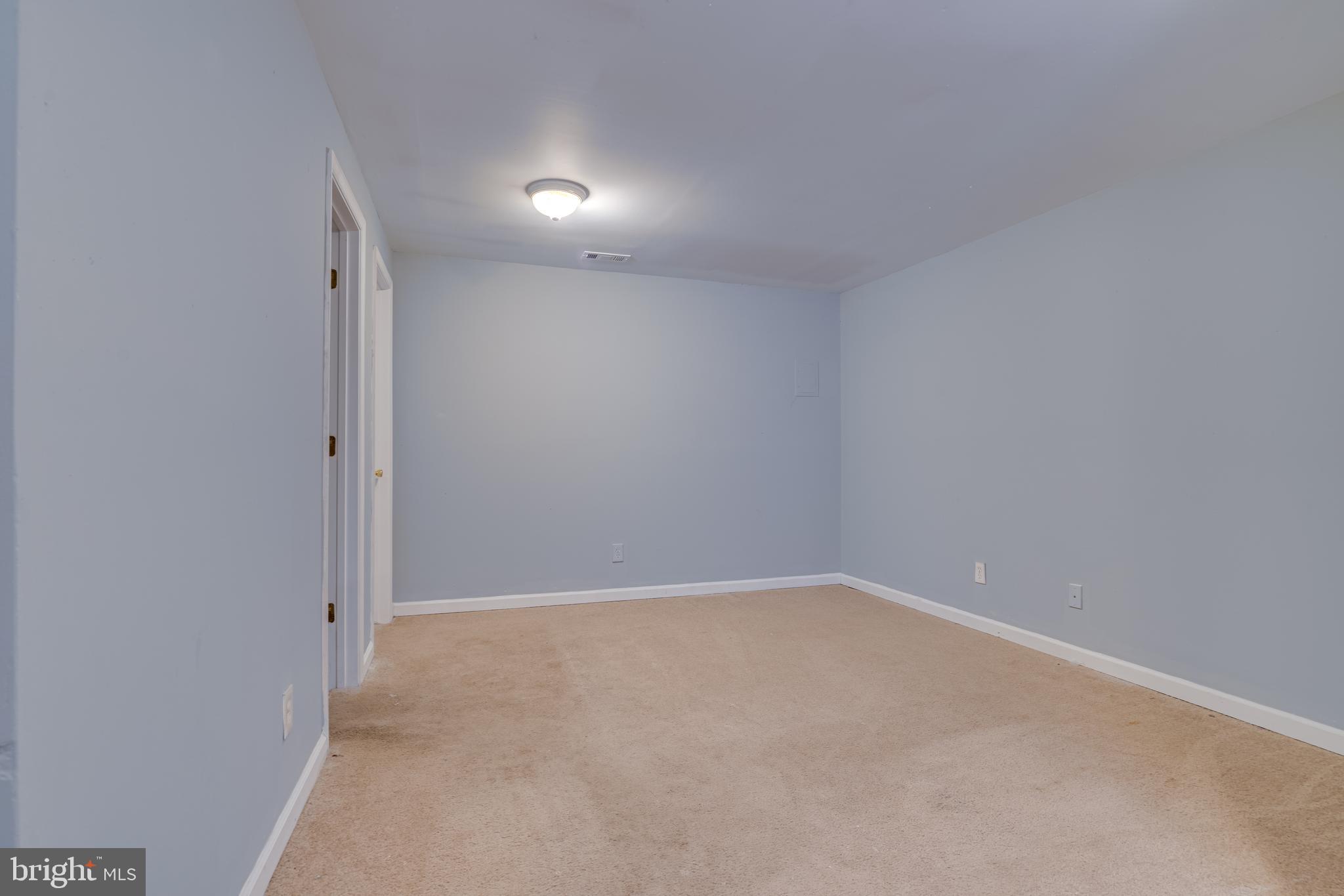 TOWNES OF BUNKER HILL - Residential