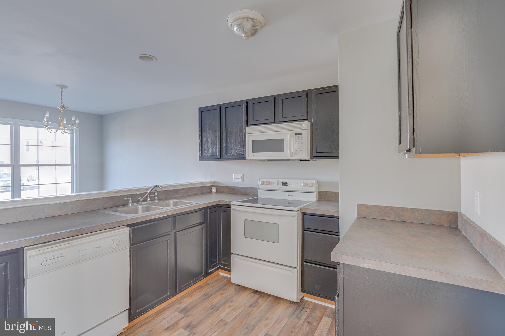 TOWNES OF BUNKER HILL - Residential