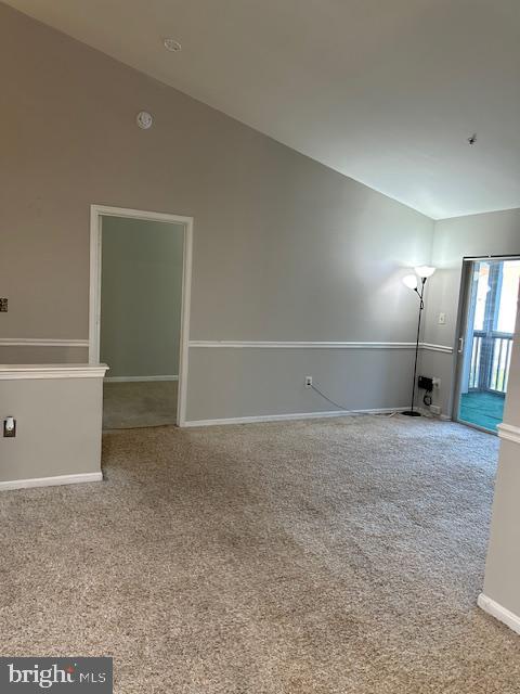 CROMWELL FOUNTAIN - Residential