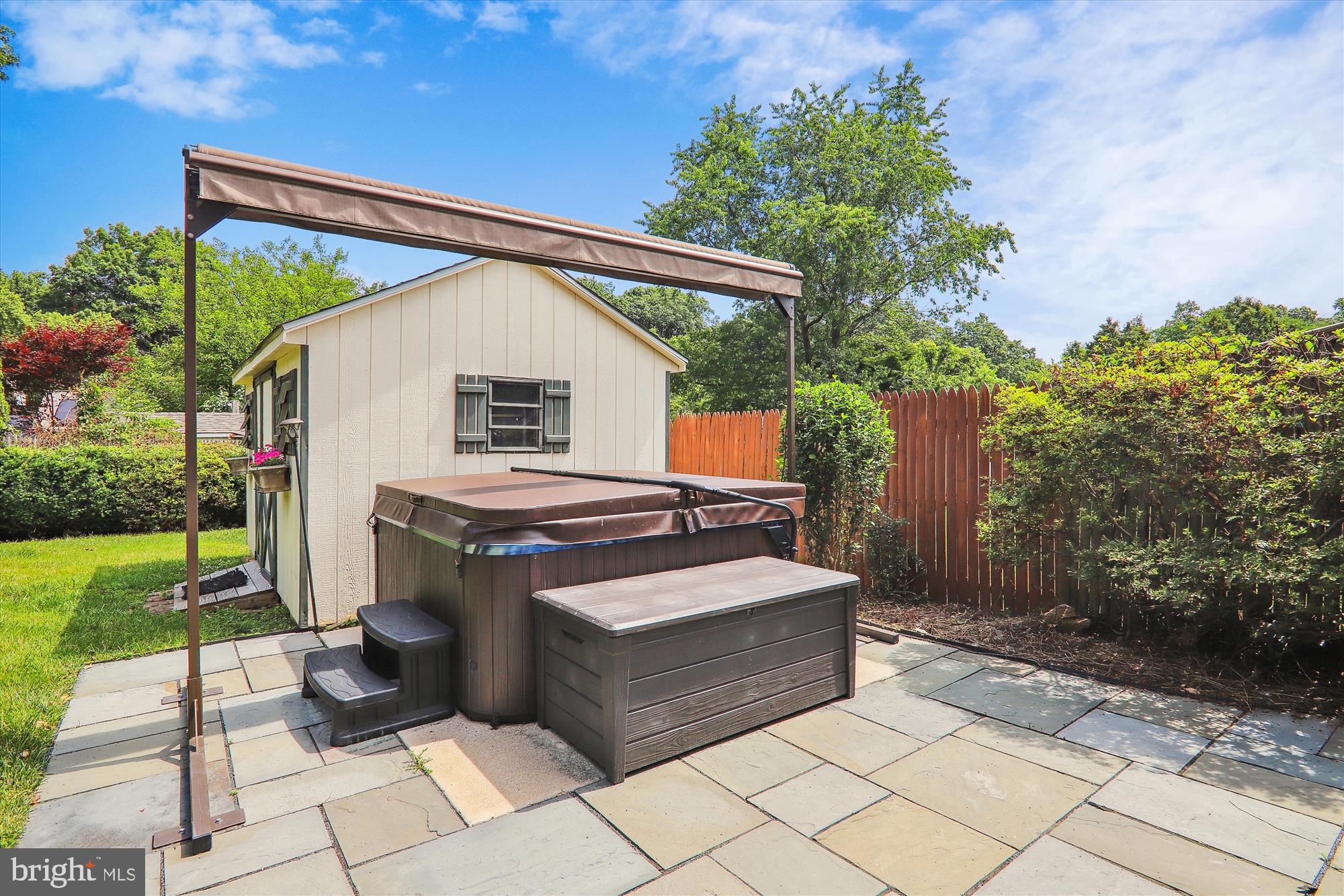 FOREST KNOLLS - Residential