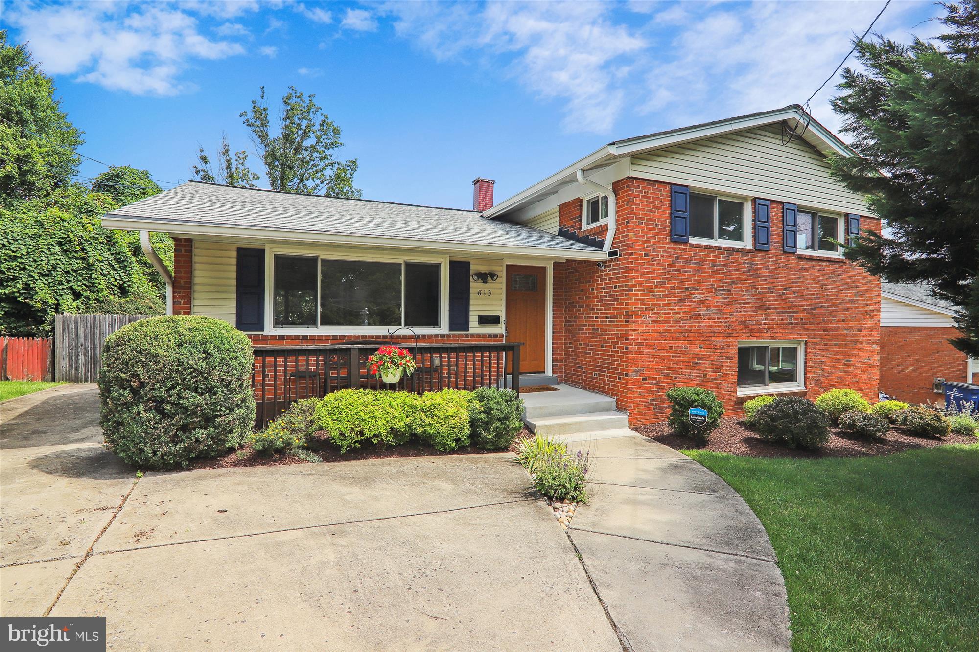 FOREST KNOLLS - Residential