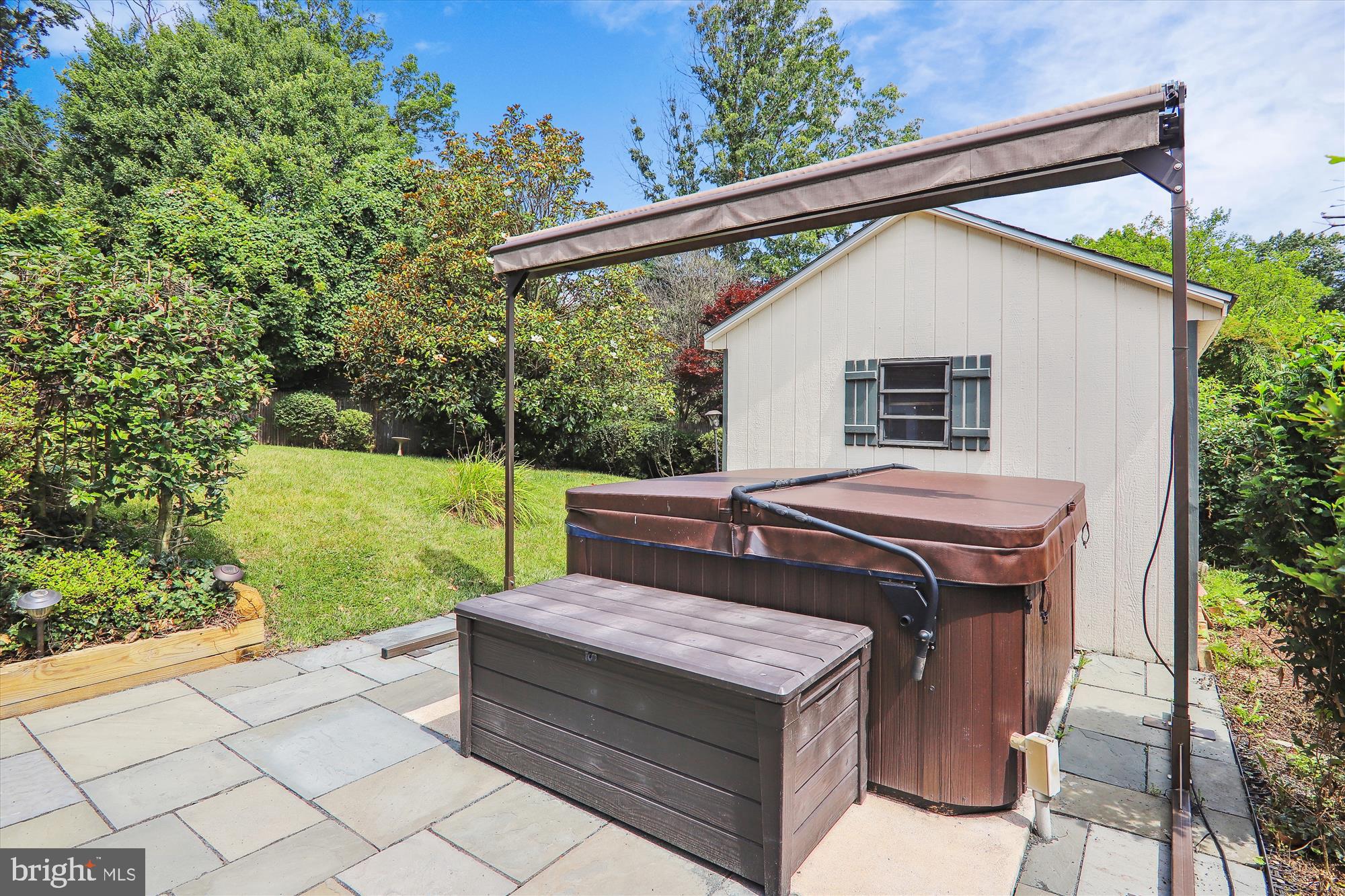 FOREST KNOLLS - Residential