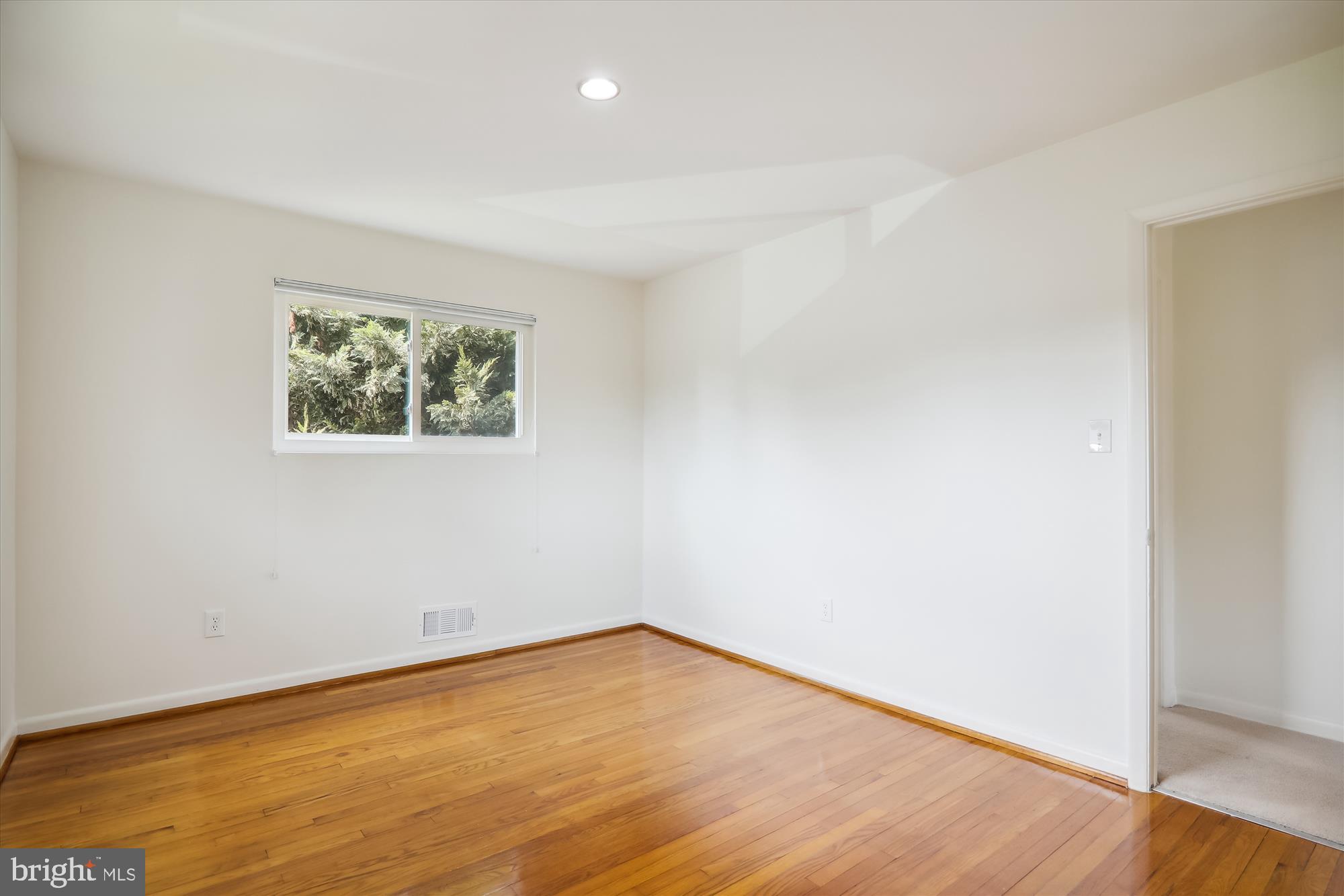 FOREST KNOLLS - Residential