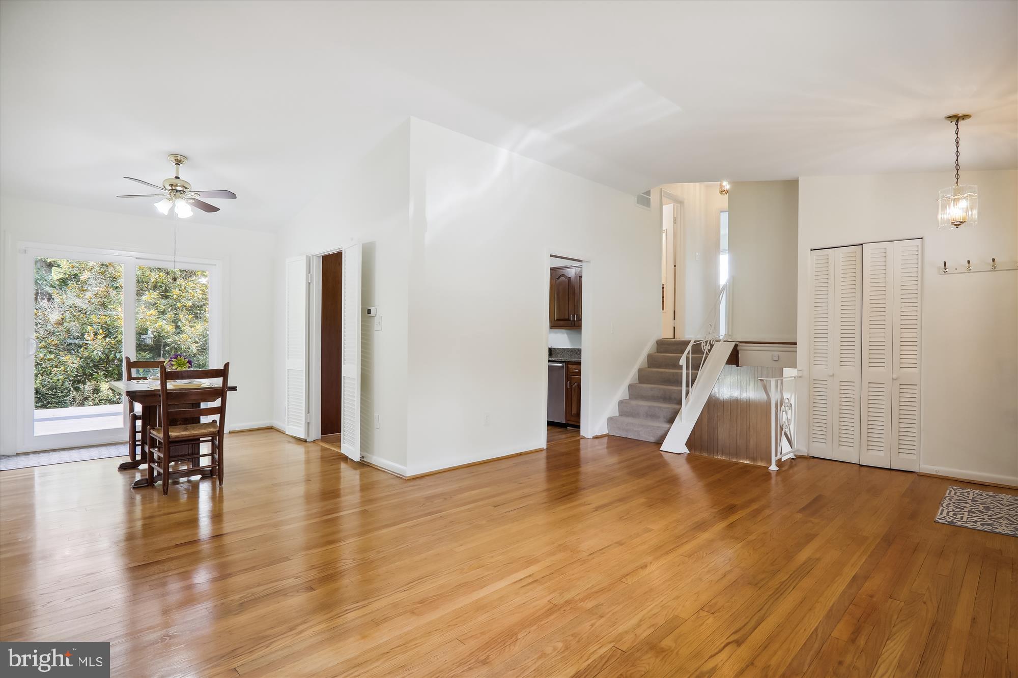 FOREST KNOLLS - Residential