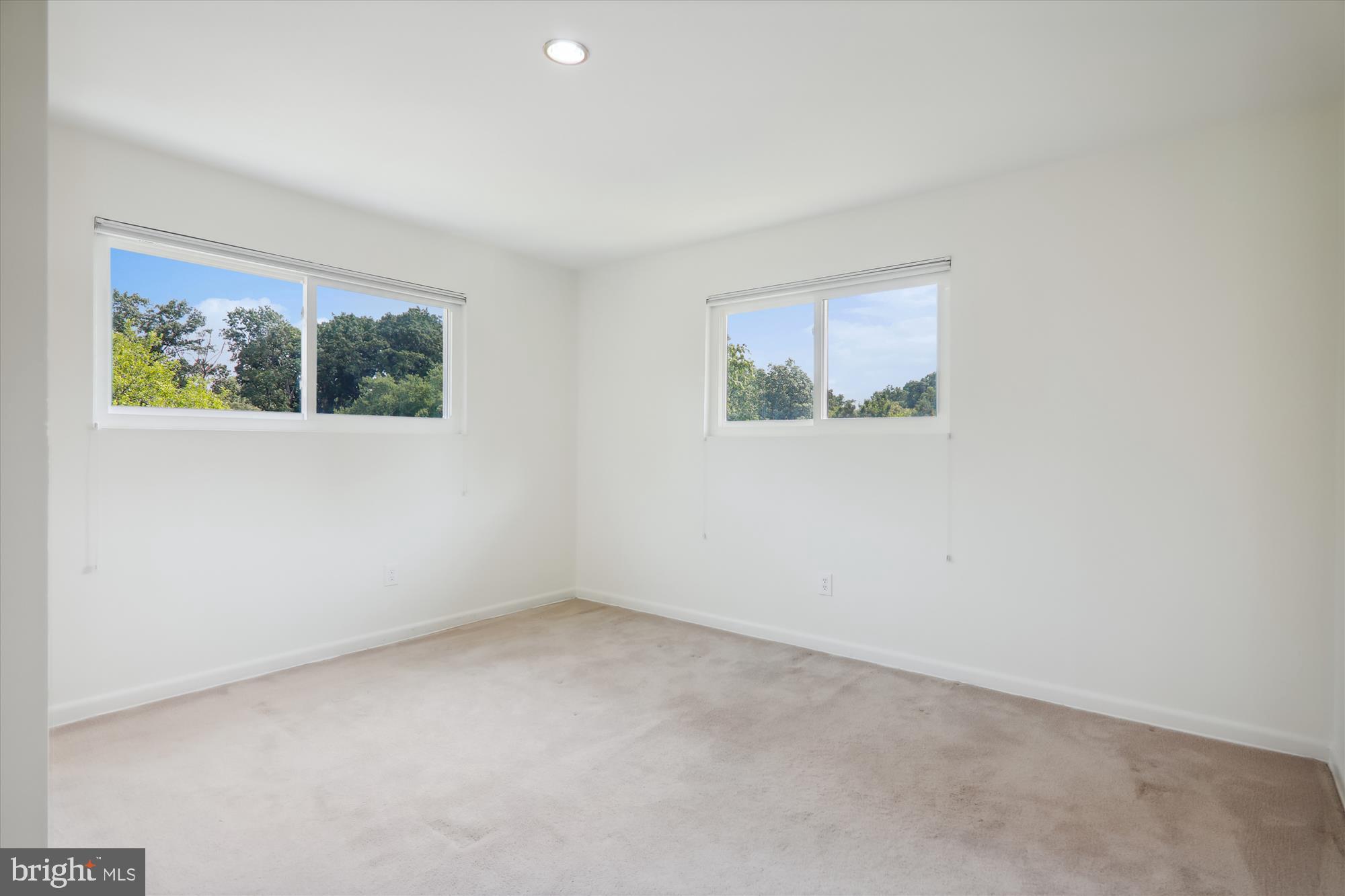 FOREST KNOLLS - Residential