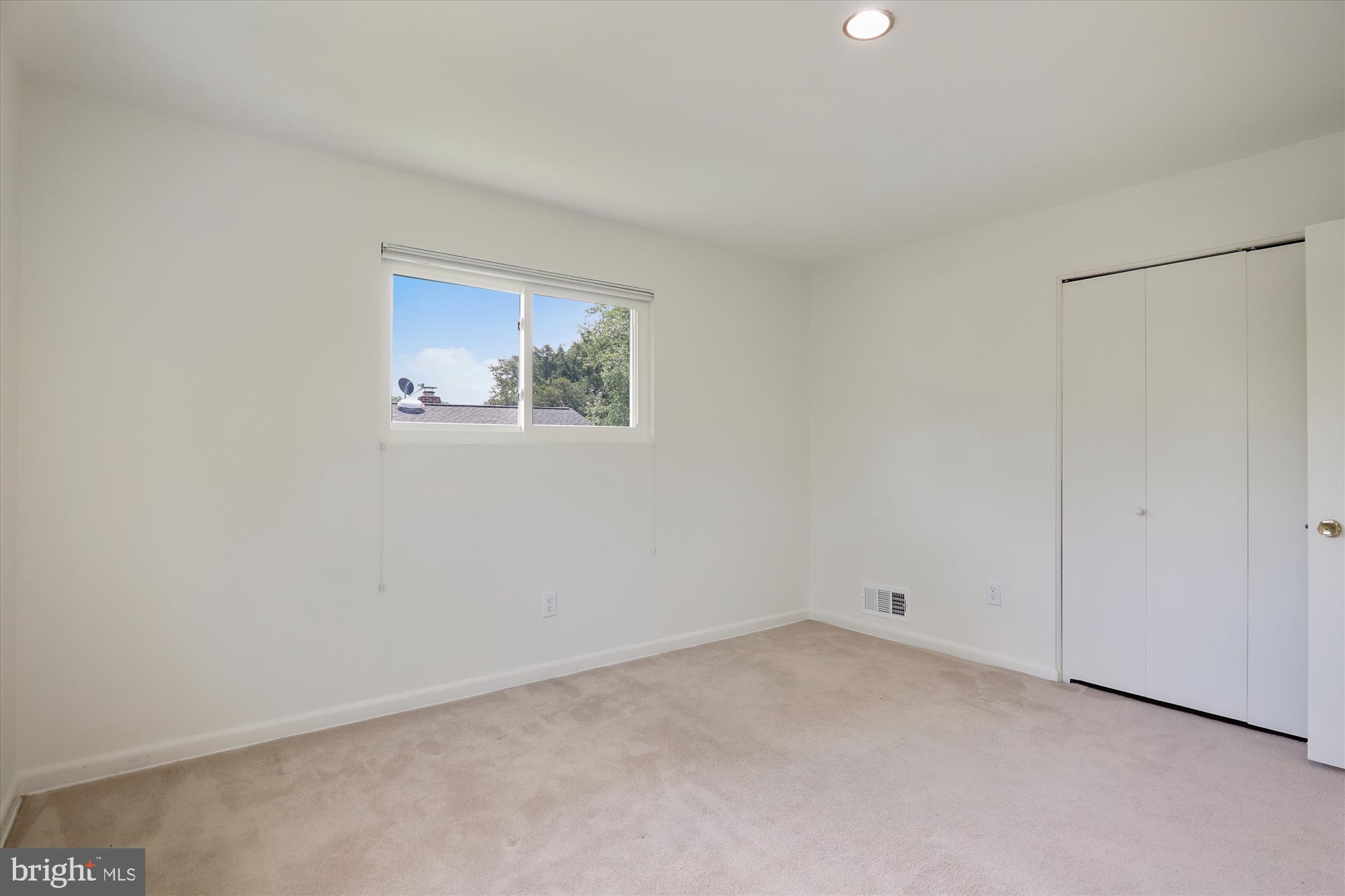 FOREST KNOLLS - Residential