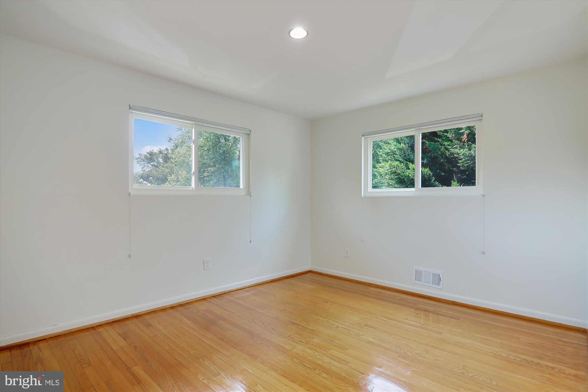 FOREST KNOLLS - Residential