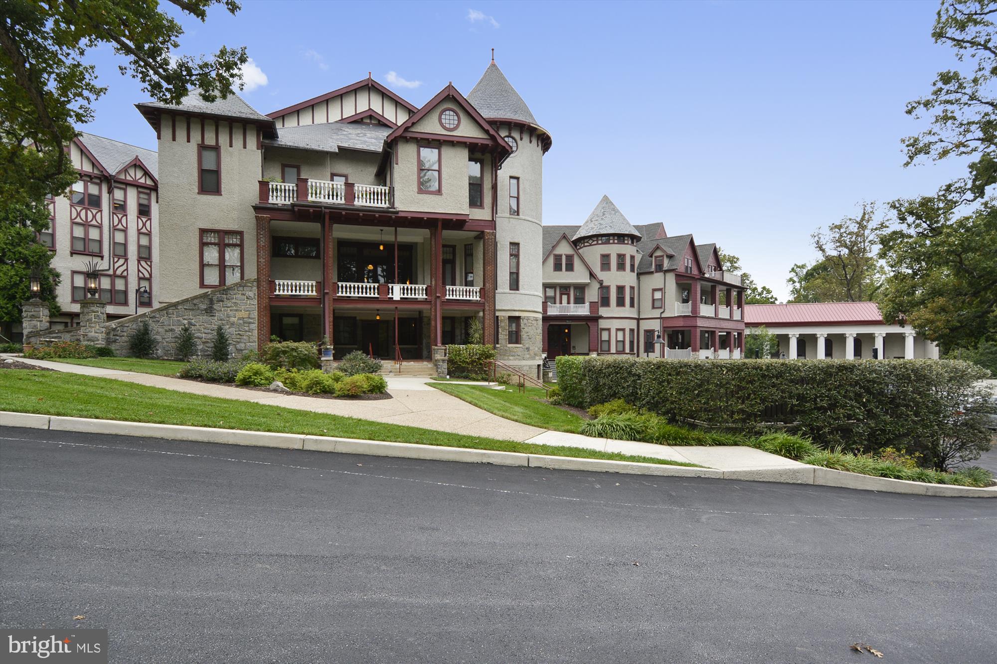 FOREST KNOLLS - Residential