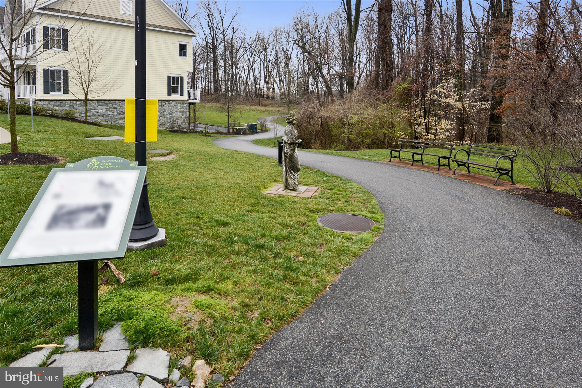 FOREST KNOLLS - Residential