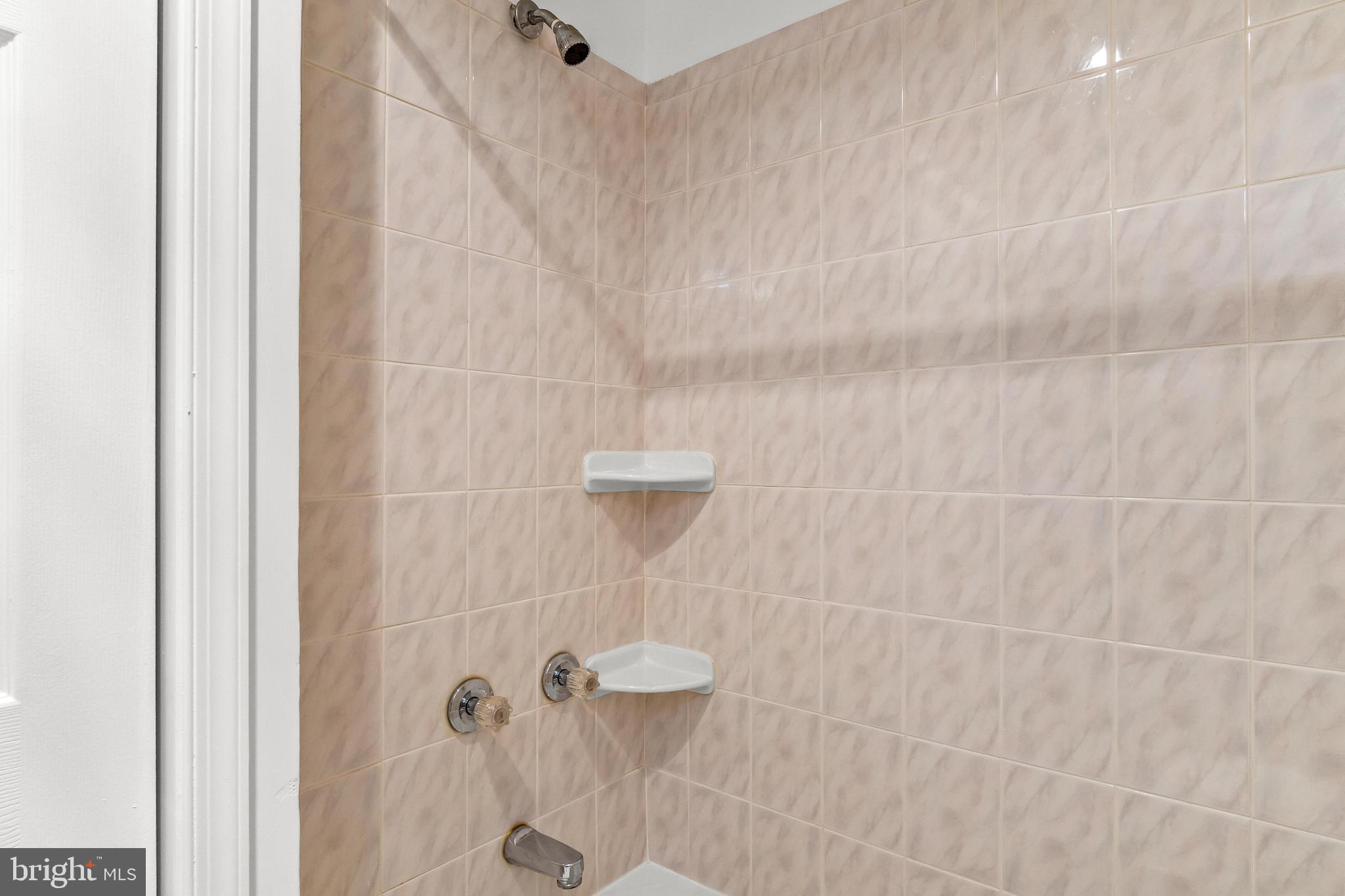 RIVERSIDE PARK - Residential