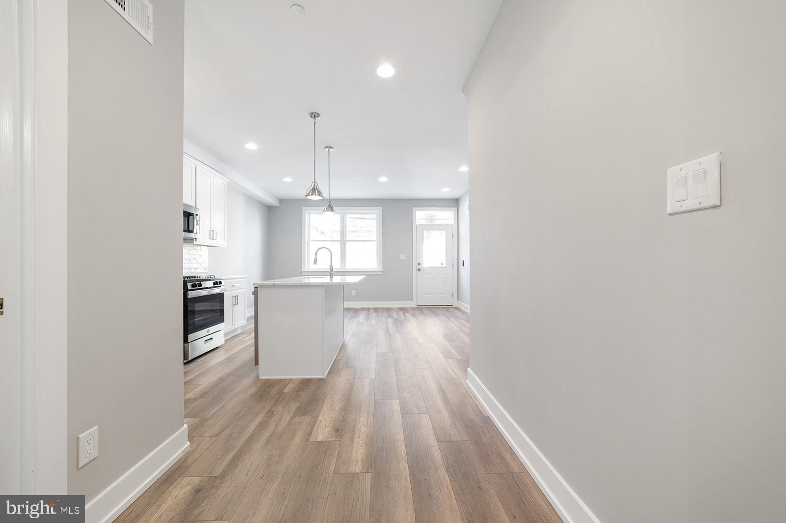 OLDE KENSINGTON - Residential Lease