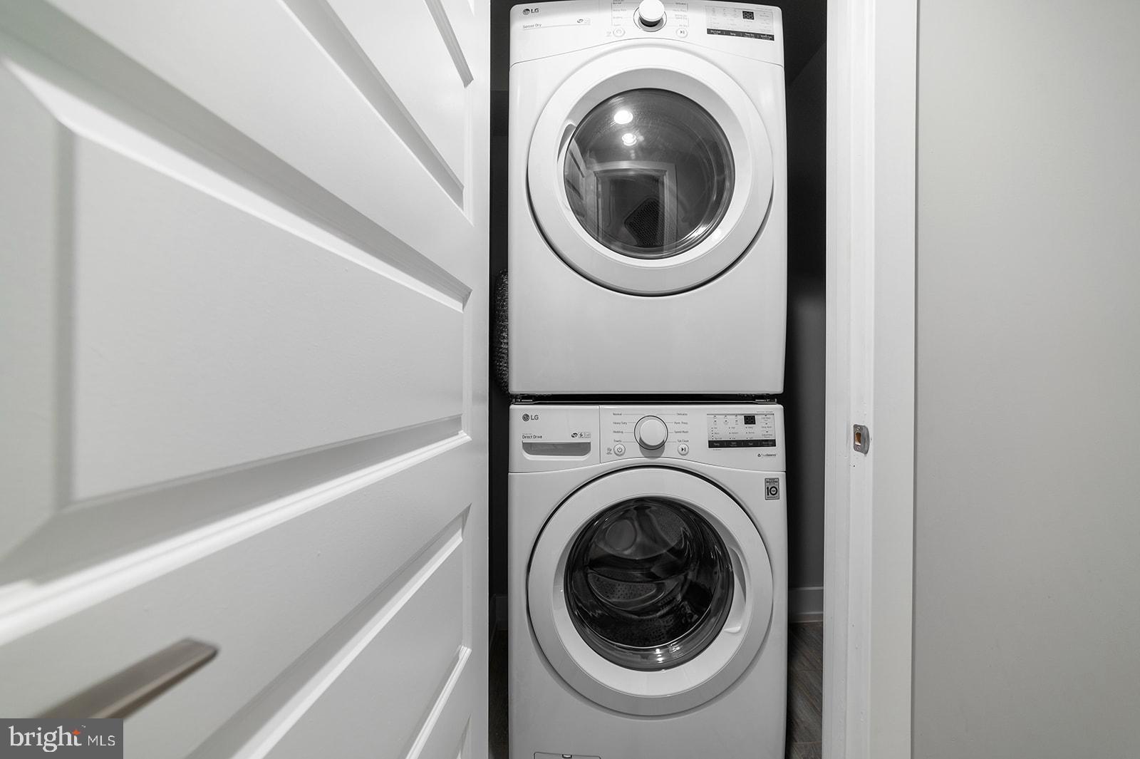 OLDE KENSINGTON - Residential Lease