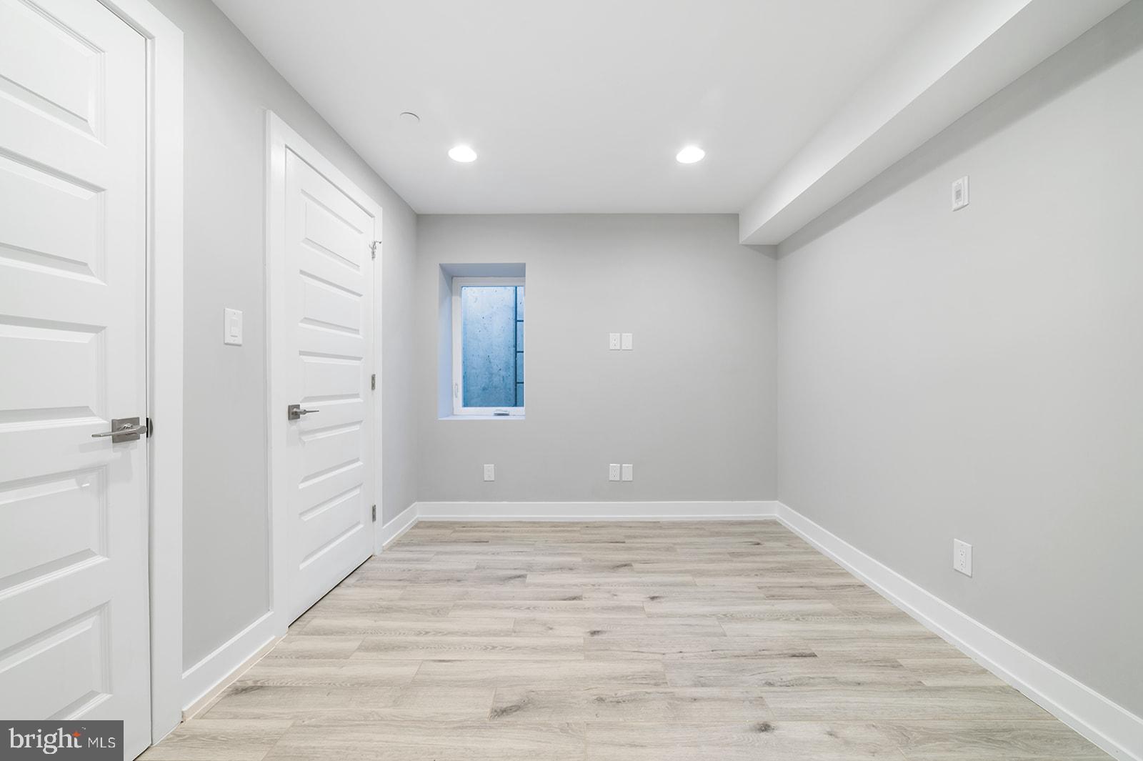 OLDE KENSINGTON - Residential Lease