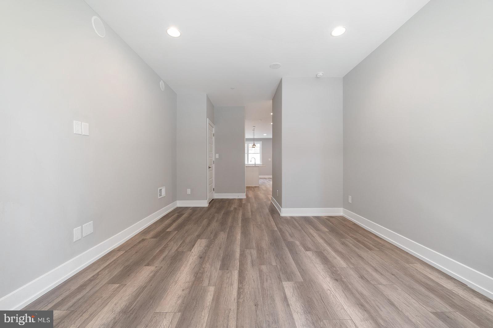 OLDE KENSINGTON - Residential Lease