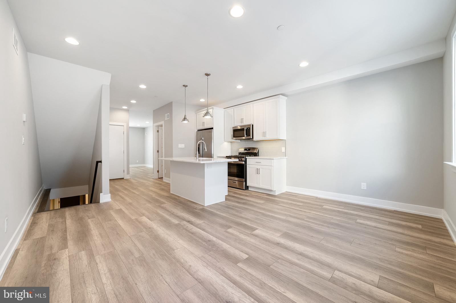 OLDE KENSINGTON - Residential Lease