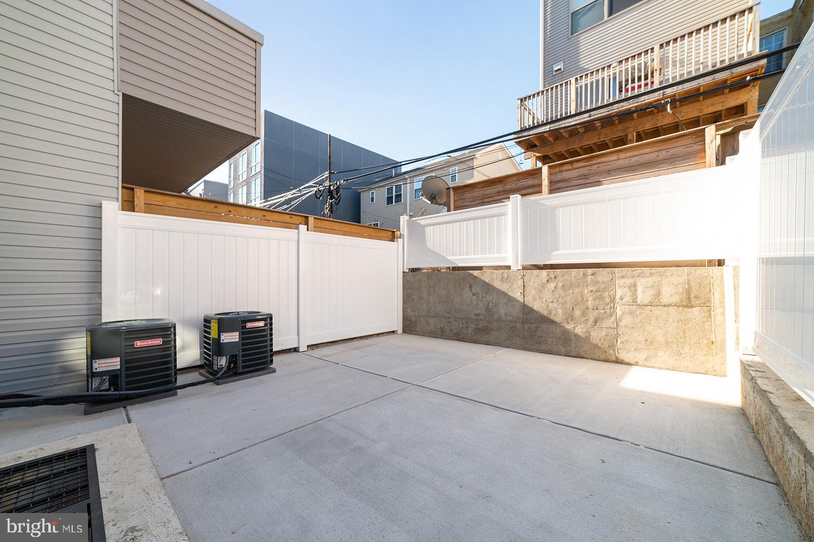 OLDE KENSINGTON - Residential Lease