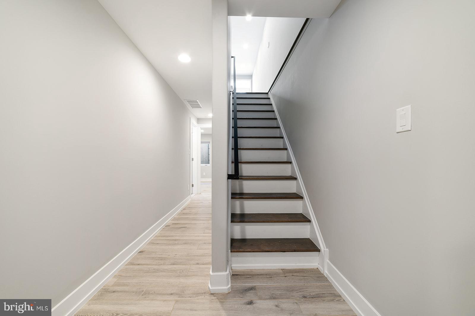 OLDE KENSINGTON - Residential Lease