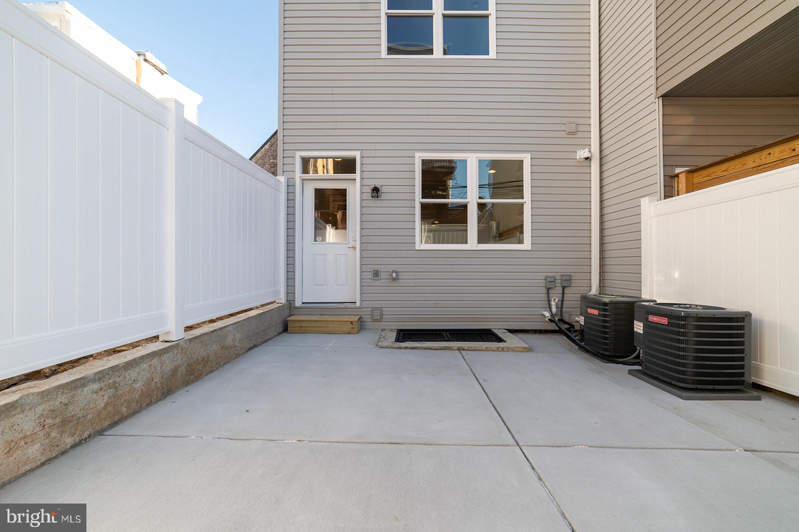 OLDE KENSINGTON - Residential Lease