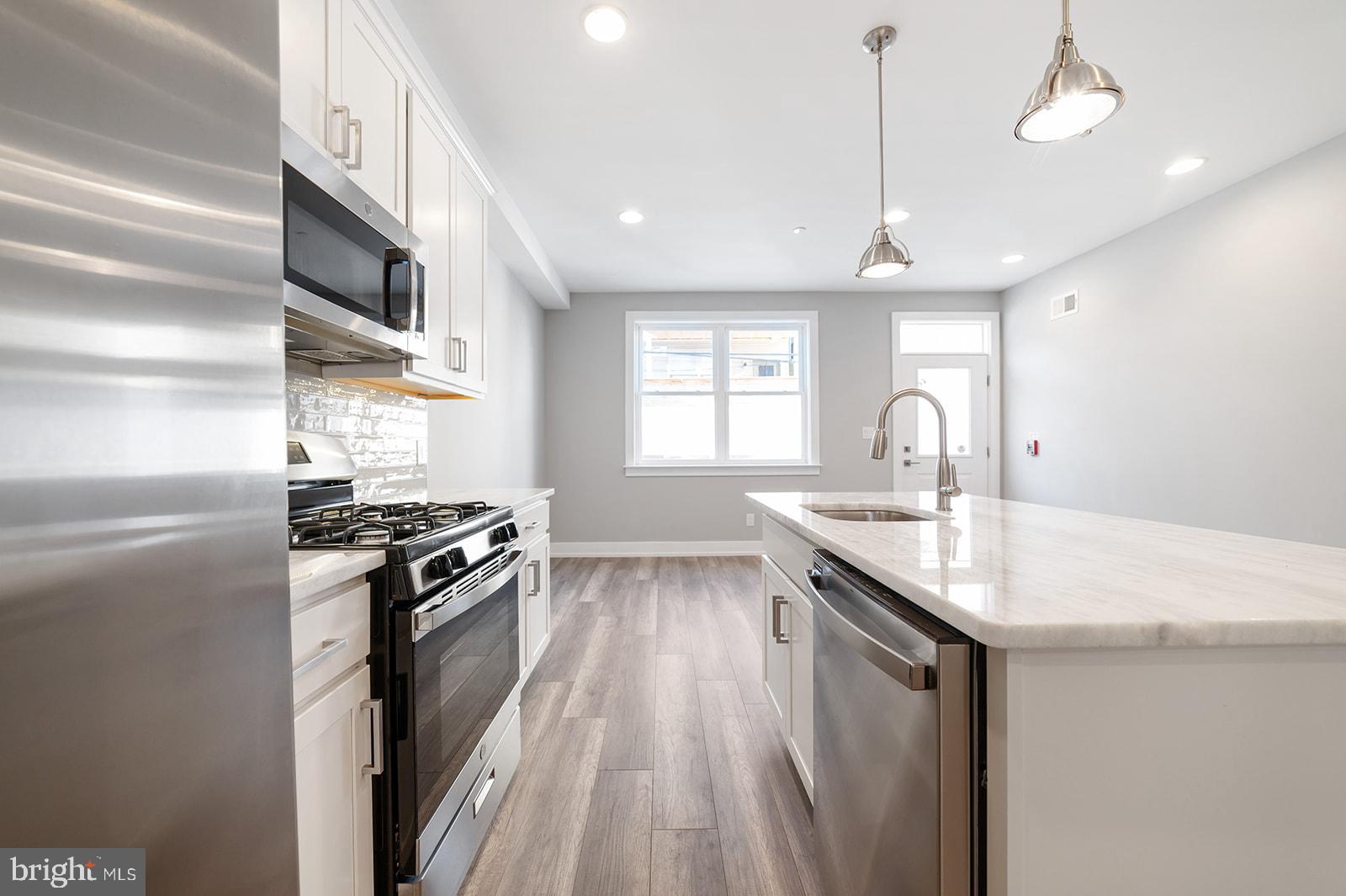 OLDE KENSINGTON - Residential Lease