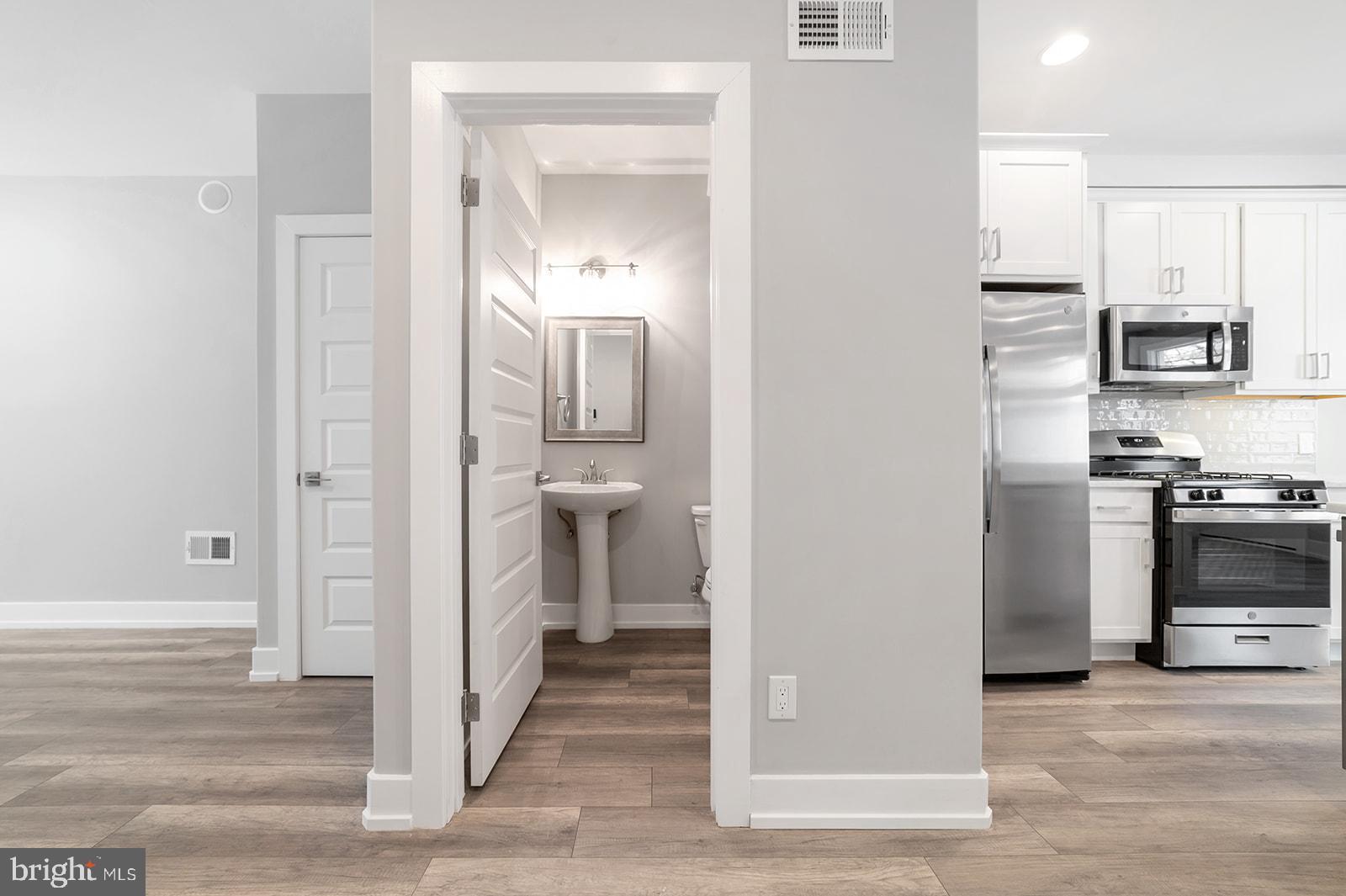 OLDE KENSINGTON - Residential Lease