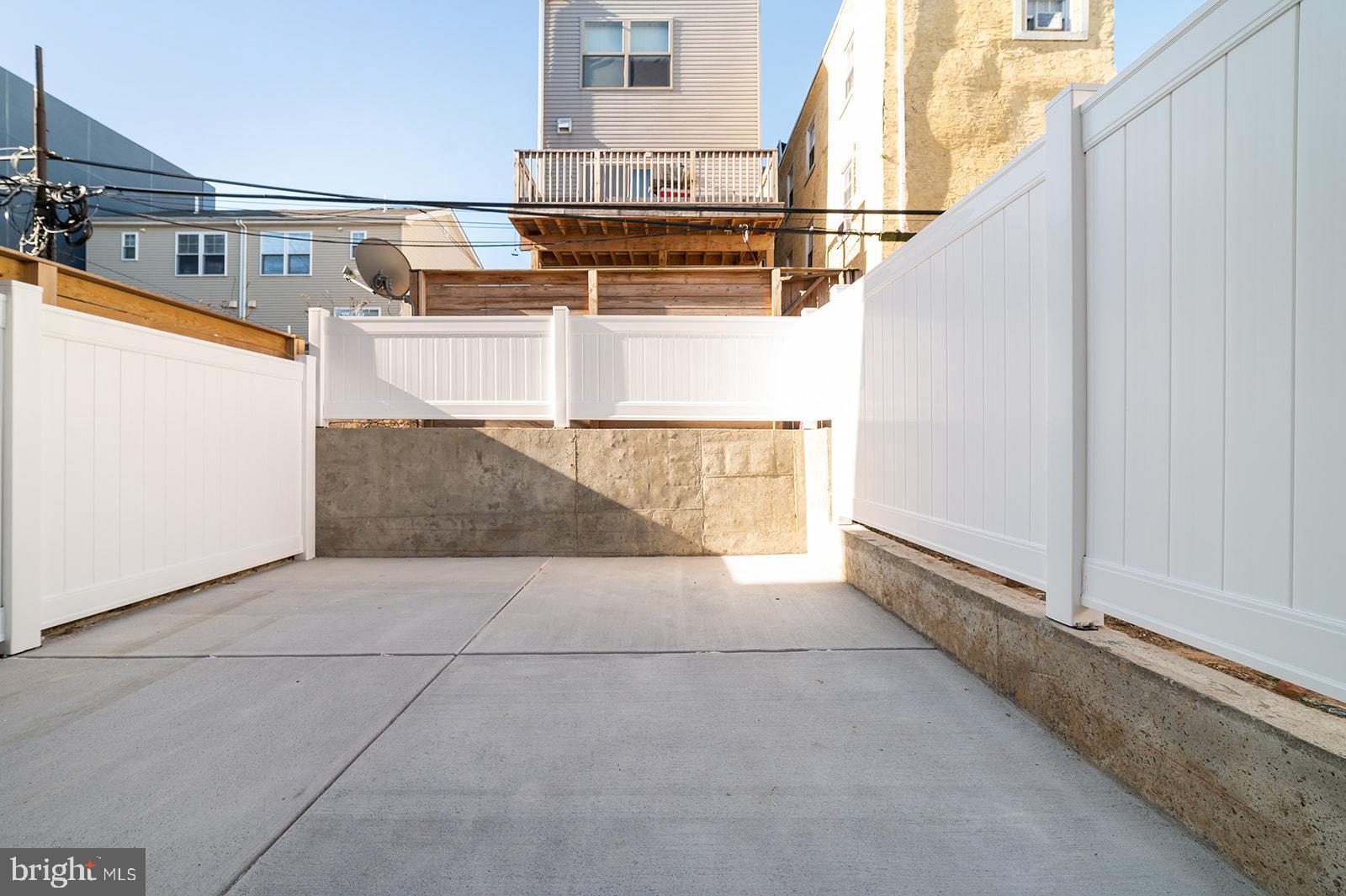 OLDE KENSINGTON - Residential Lease