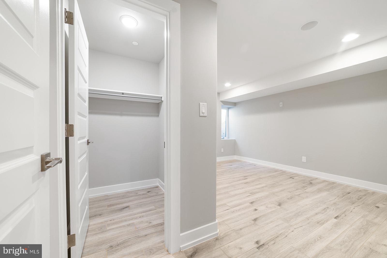 OLDE KENSINGTON - Residential Lease