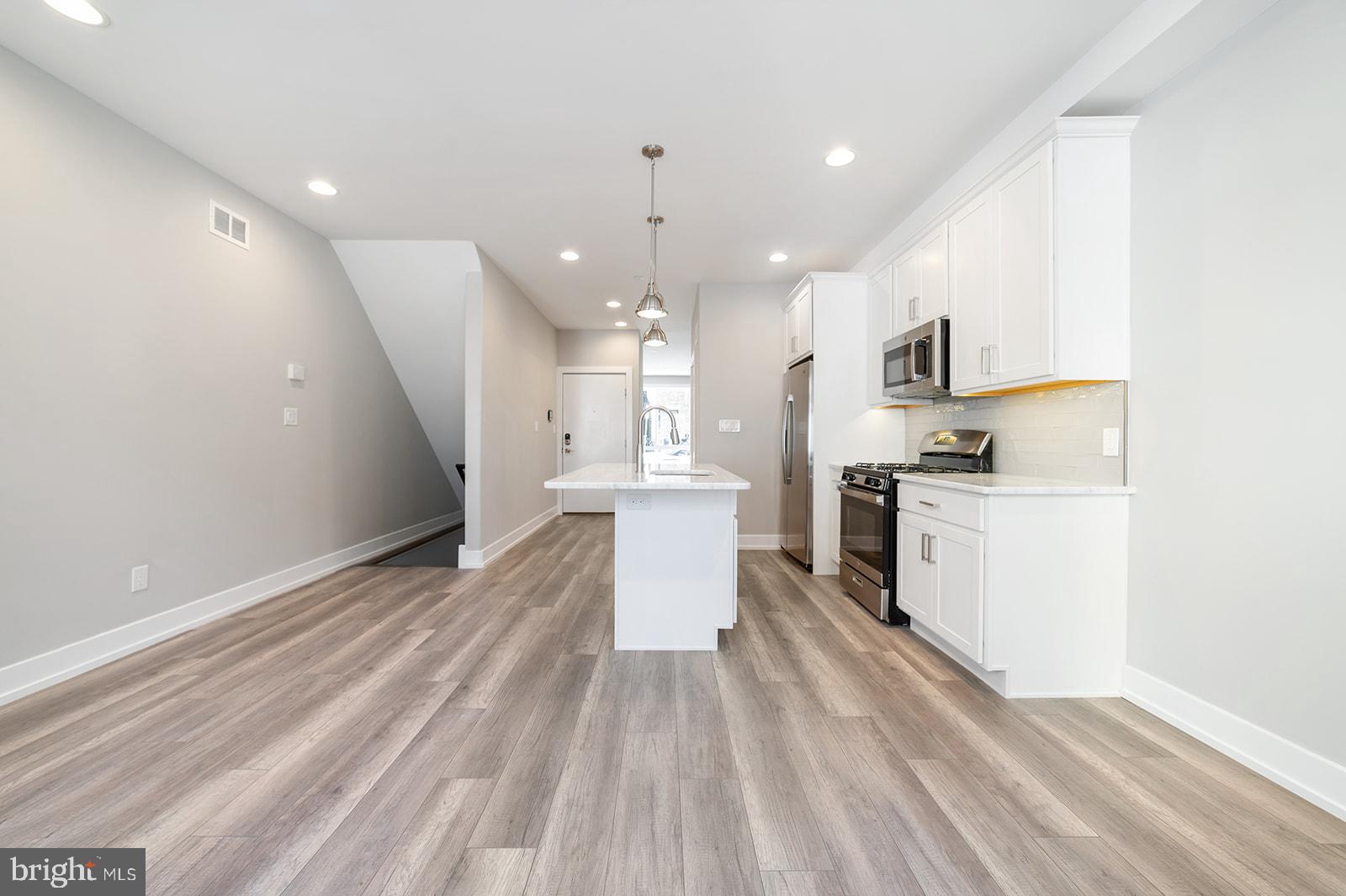 OLDE KENSINGTON - Residential Lease