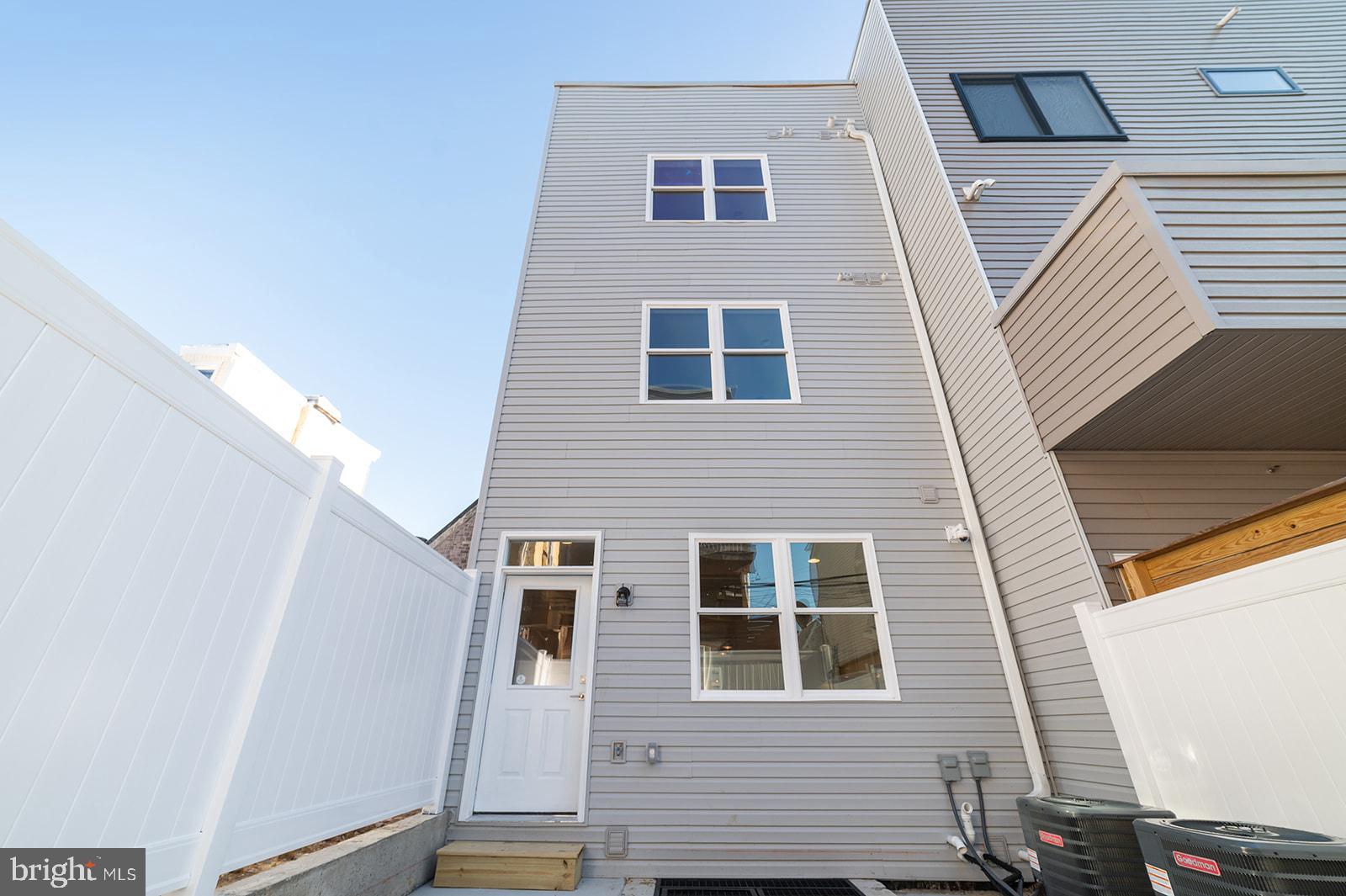 OLDE KENSINGTON - Residential Lease