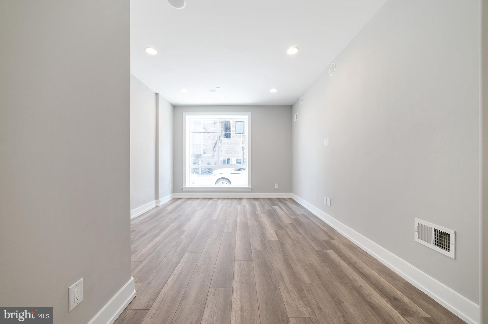 OLDE KENSINGTON - Residential Lease