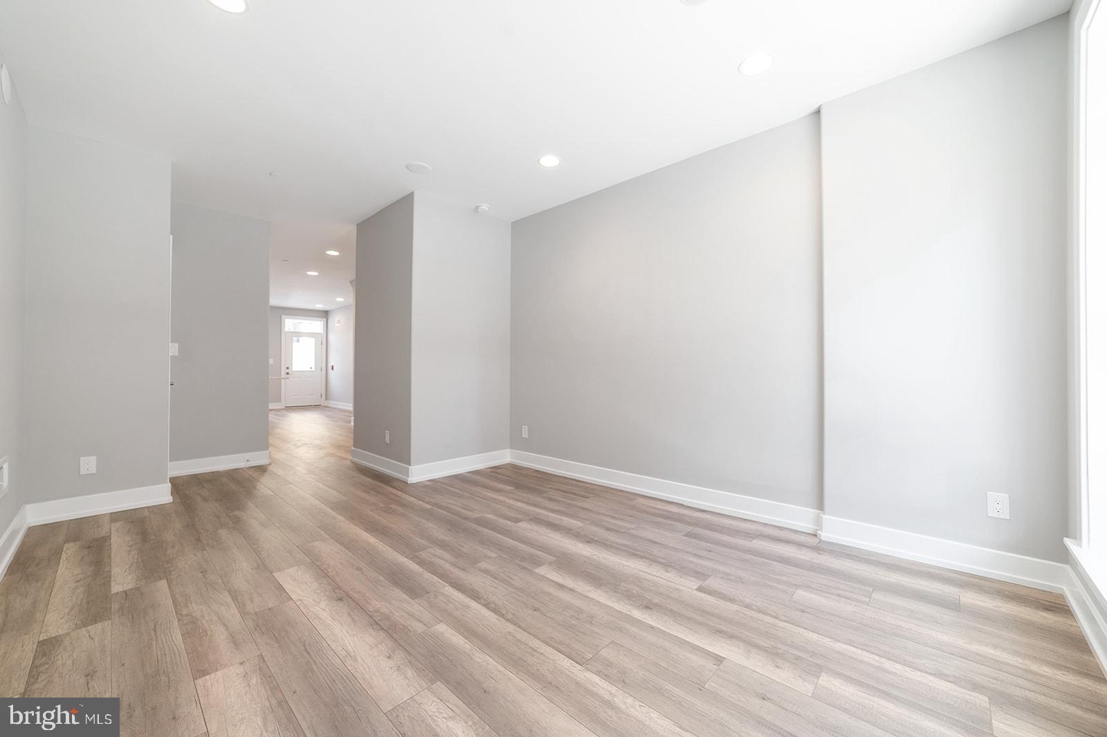 OLDE KENSINGTON - Residential Lease