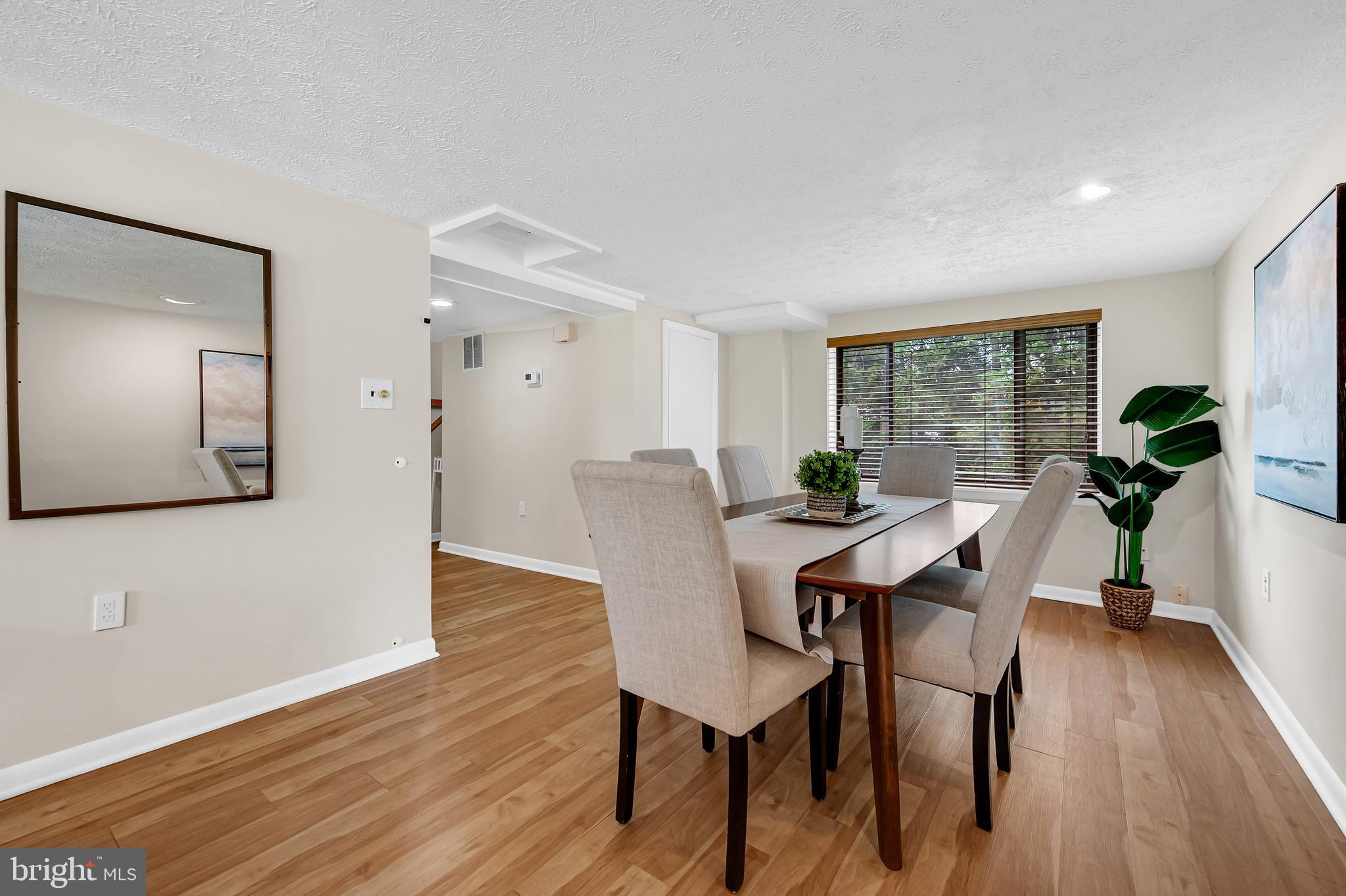 327 S HORNERS LANE