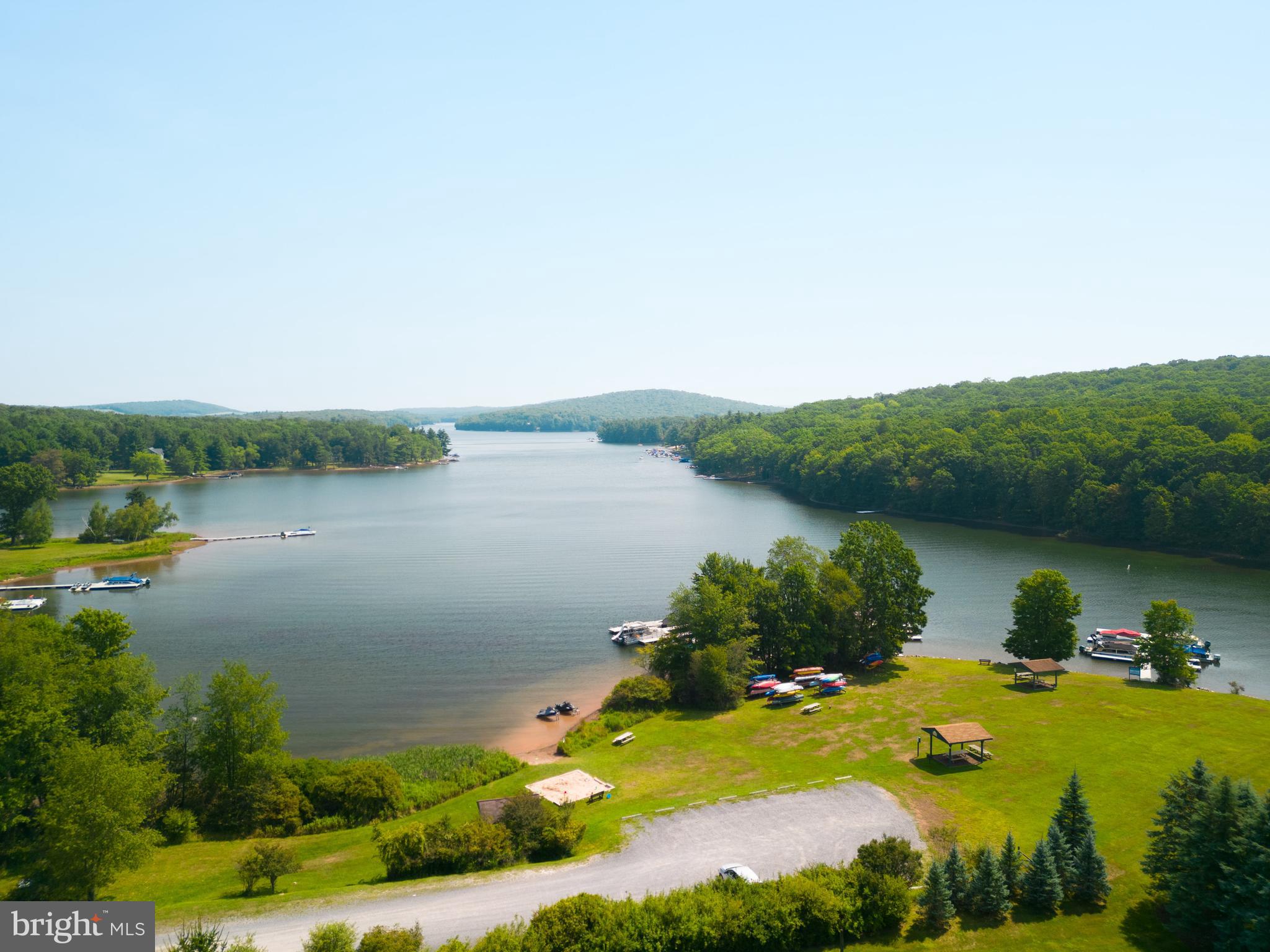 PARADISE POINT - Land