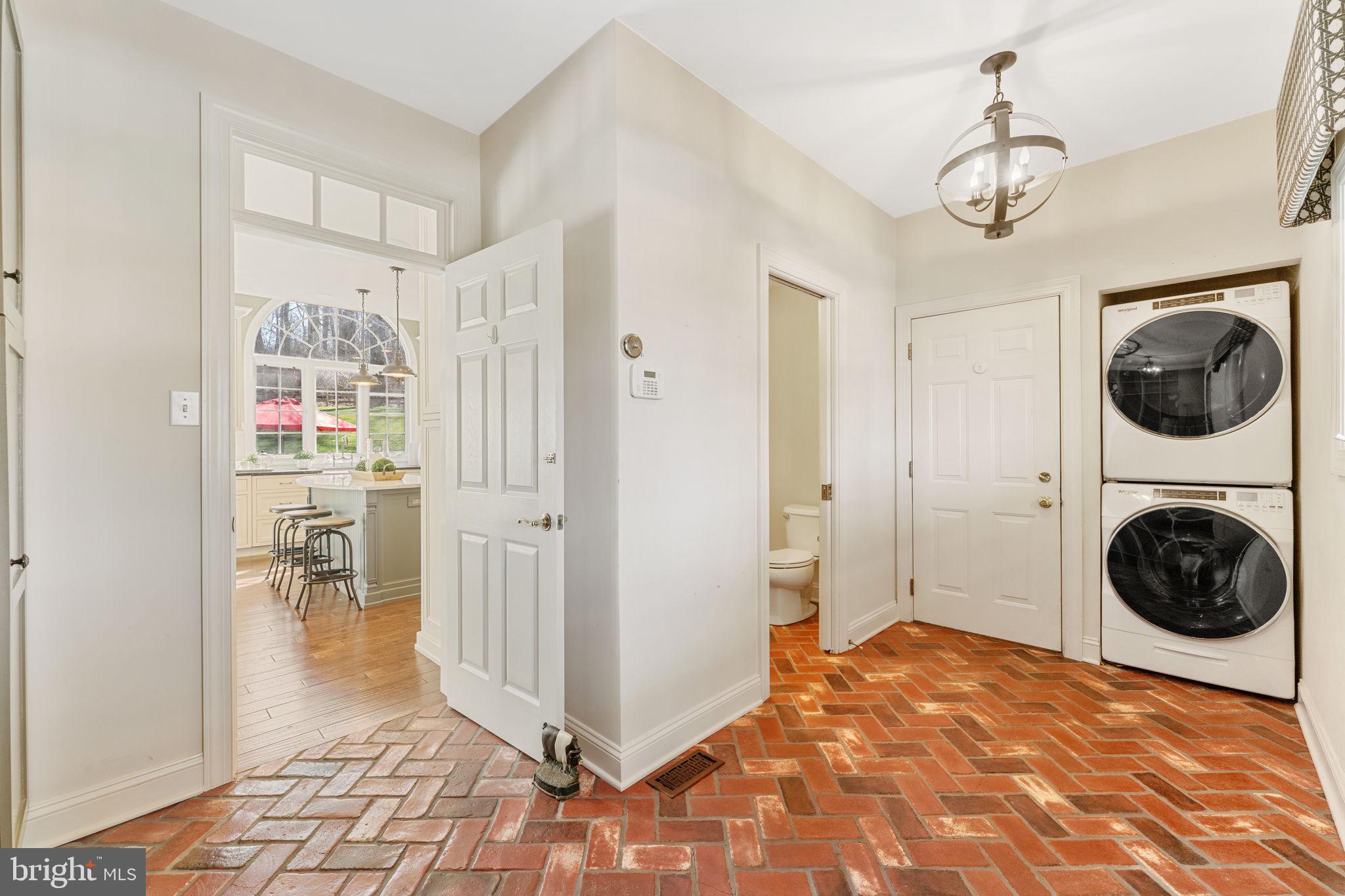 WHITEHORSE - Residential