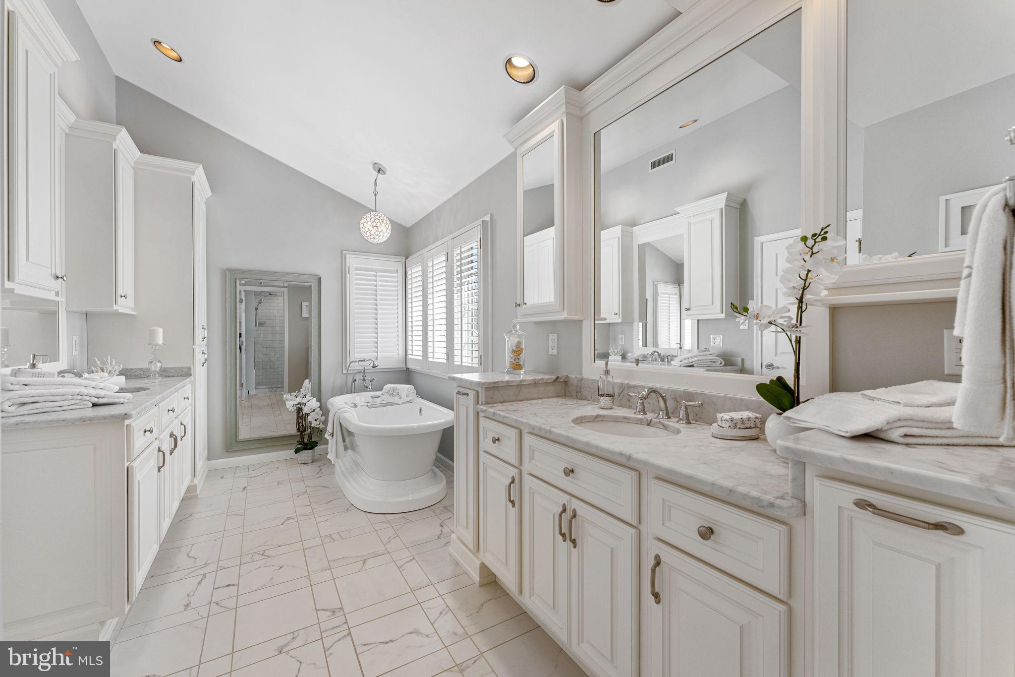 WHITEHORSE - Residential