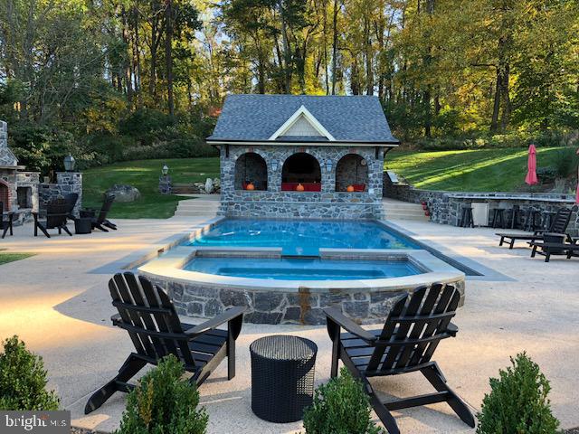 WHITEHORSE - Residential