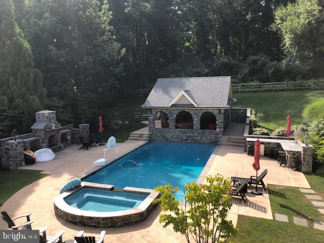 WHITEHORSE - Residential