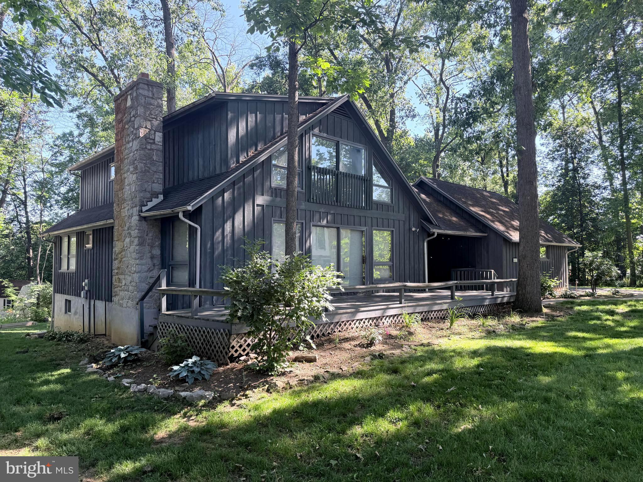 6067 GREENBRIAR COURT