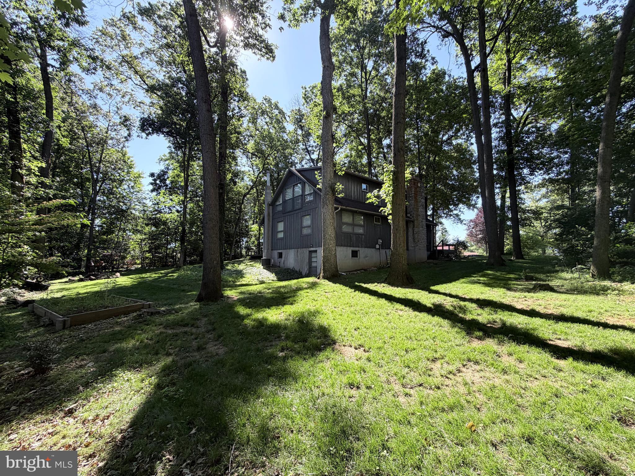 6067 GREENBRIAR COURT