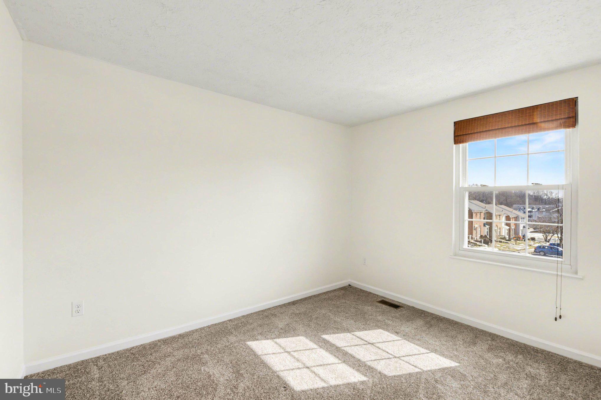 LAUREL WOODS - Residential