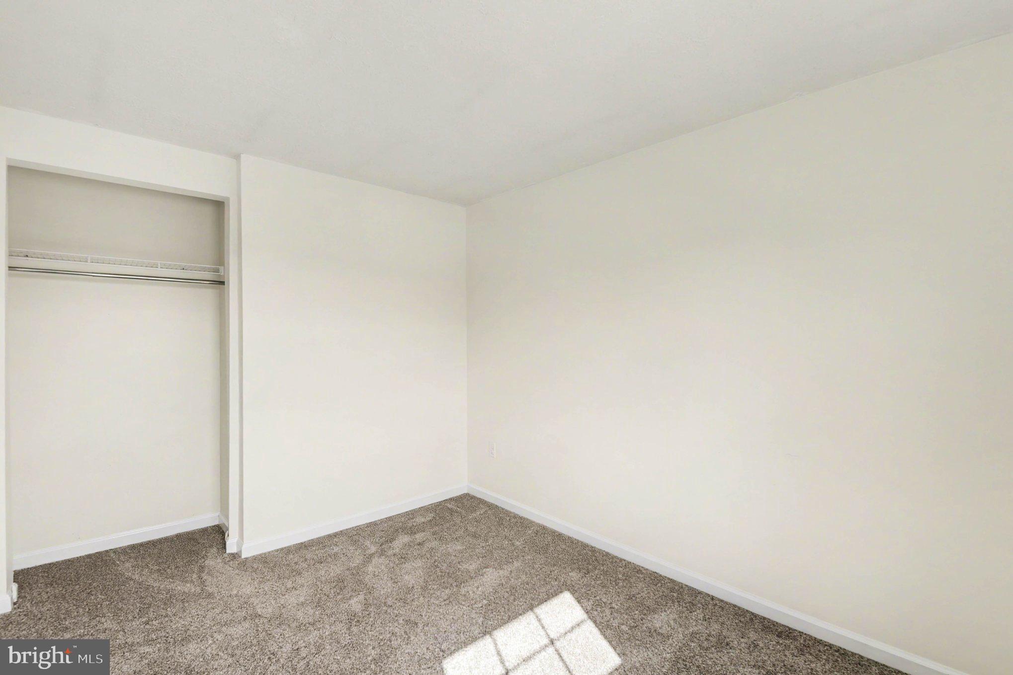 LAUREL WOODS - Residential