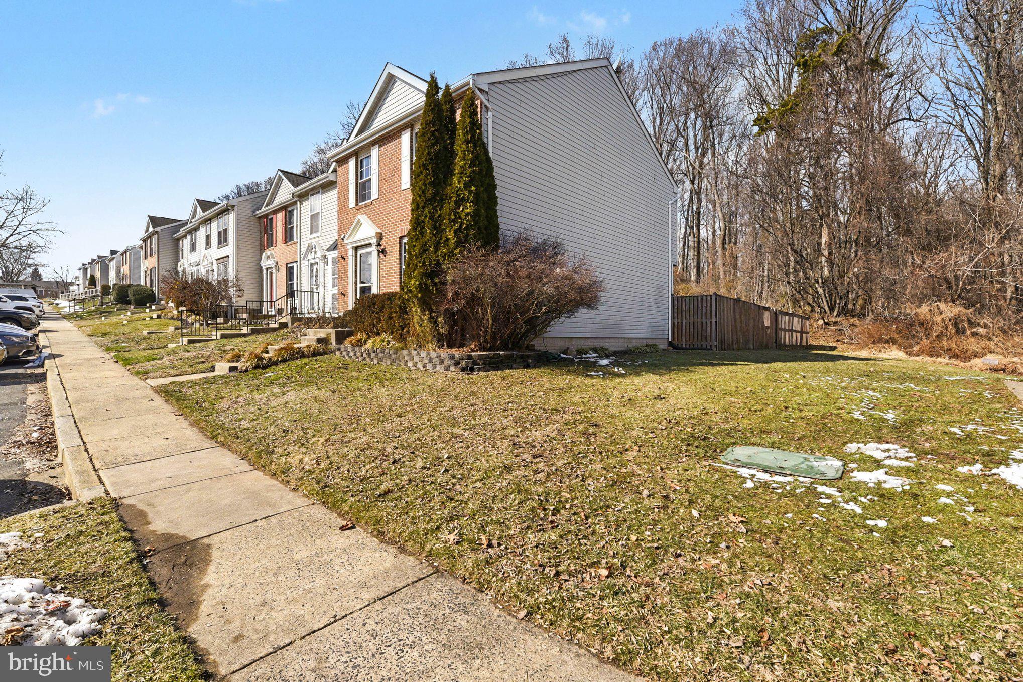 LAUREL WOODS - Residential