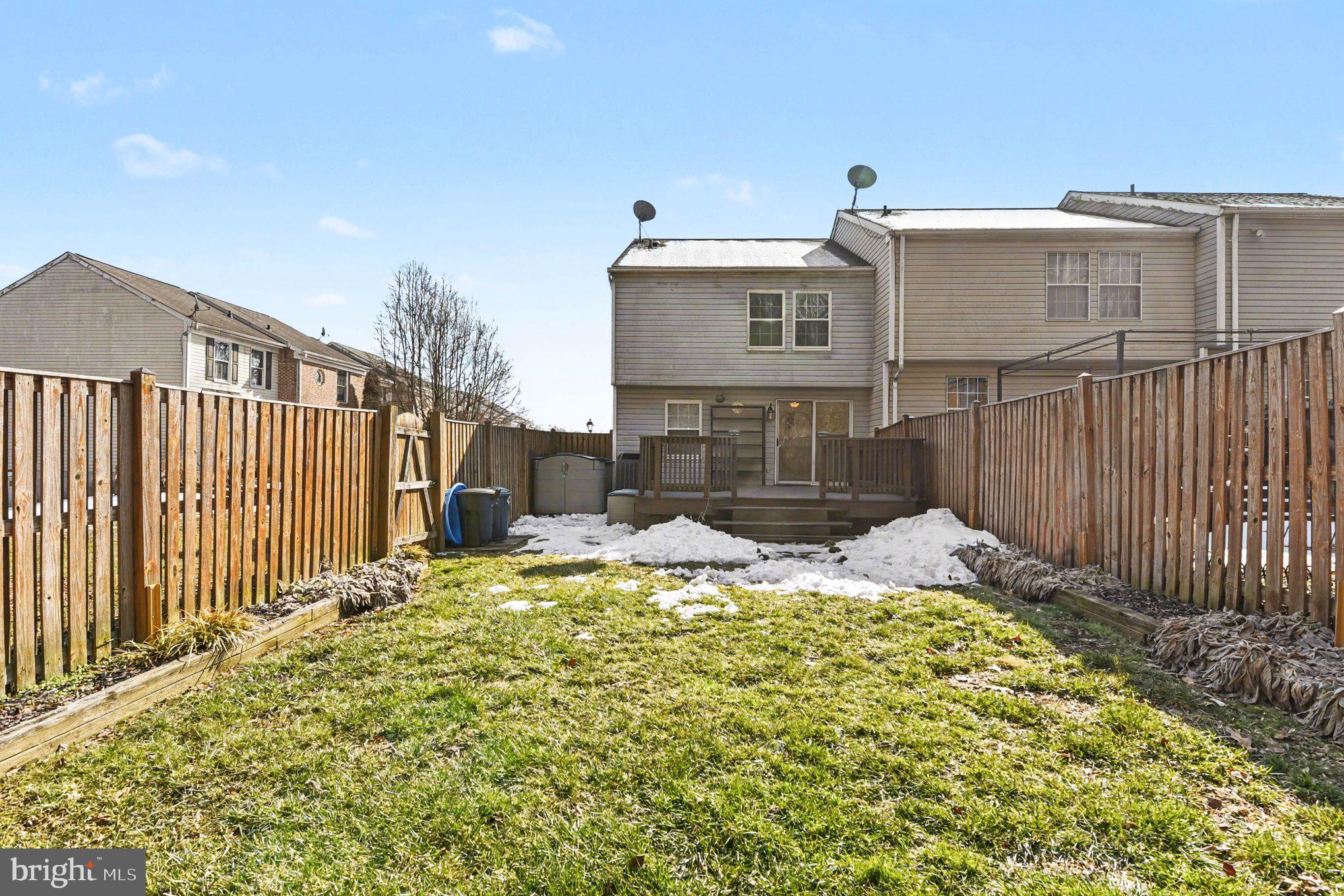 LAUREL WOODS - Residential