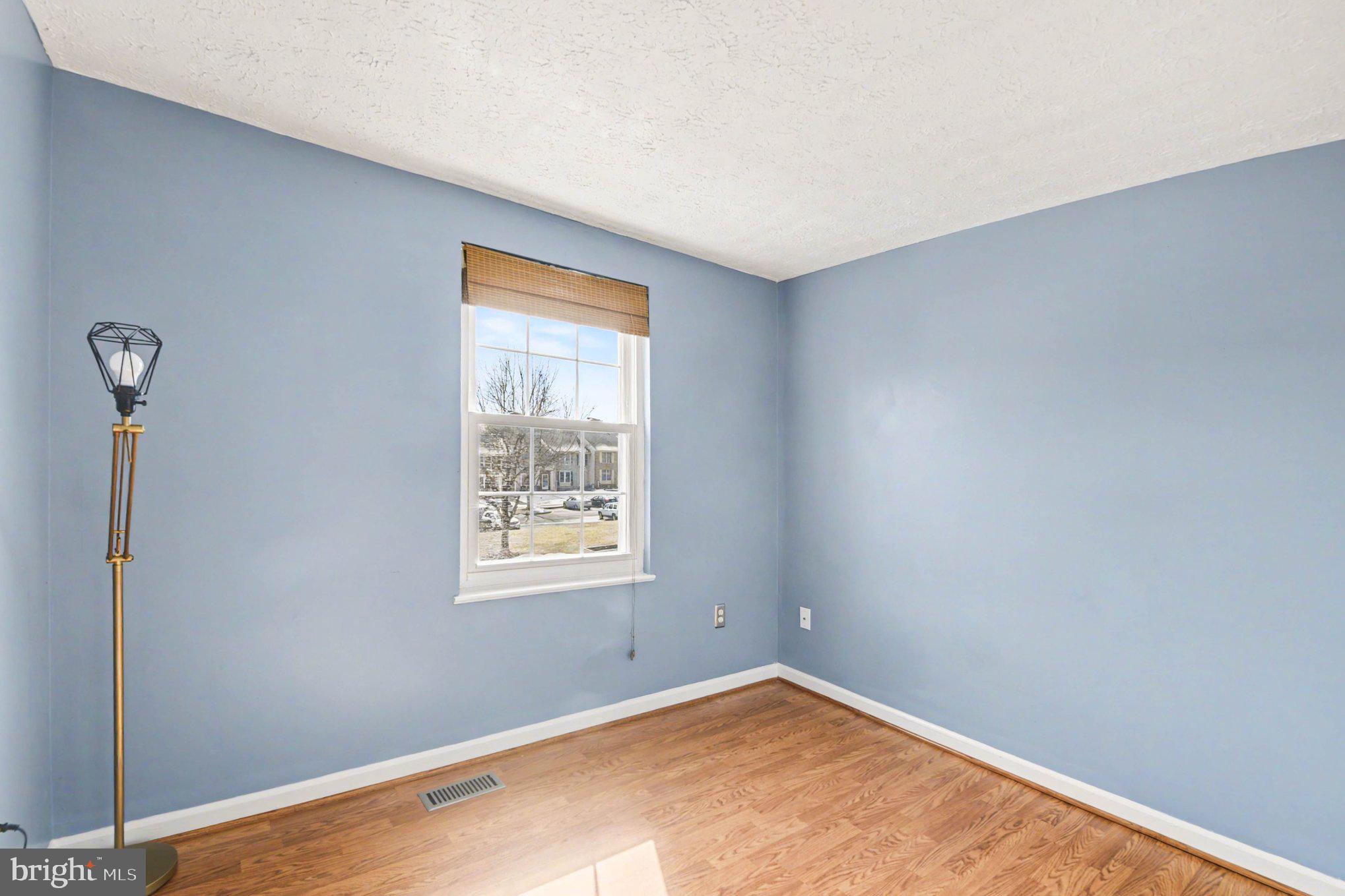 LAUREL WOODS - Residential