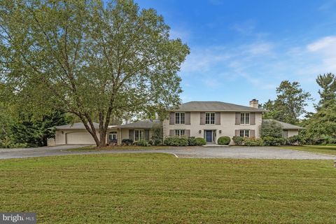 Photo of 440 Montpelier Road, GREAT FALLS, VA 22066 (MLS # VAFX2281484)