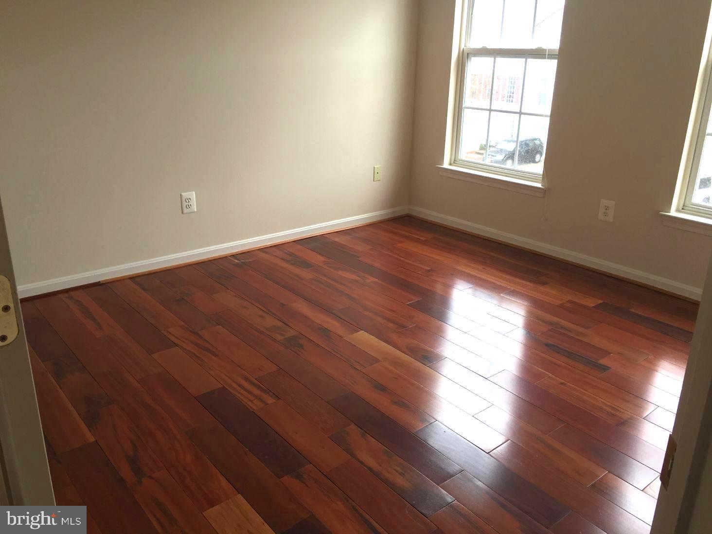 WESTBURY PUB - Residential