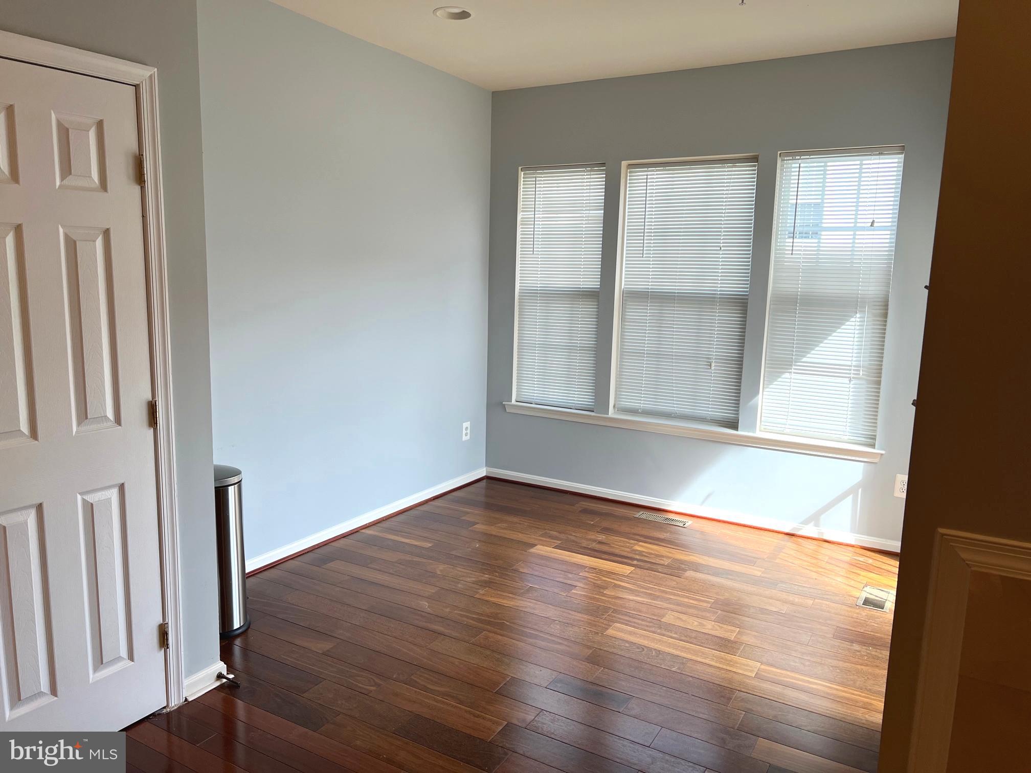 WESTBURY PUB - Residential