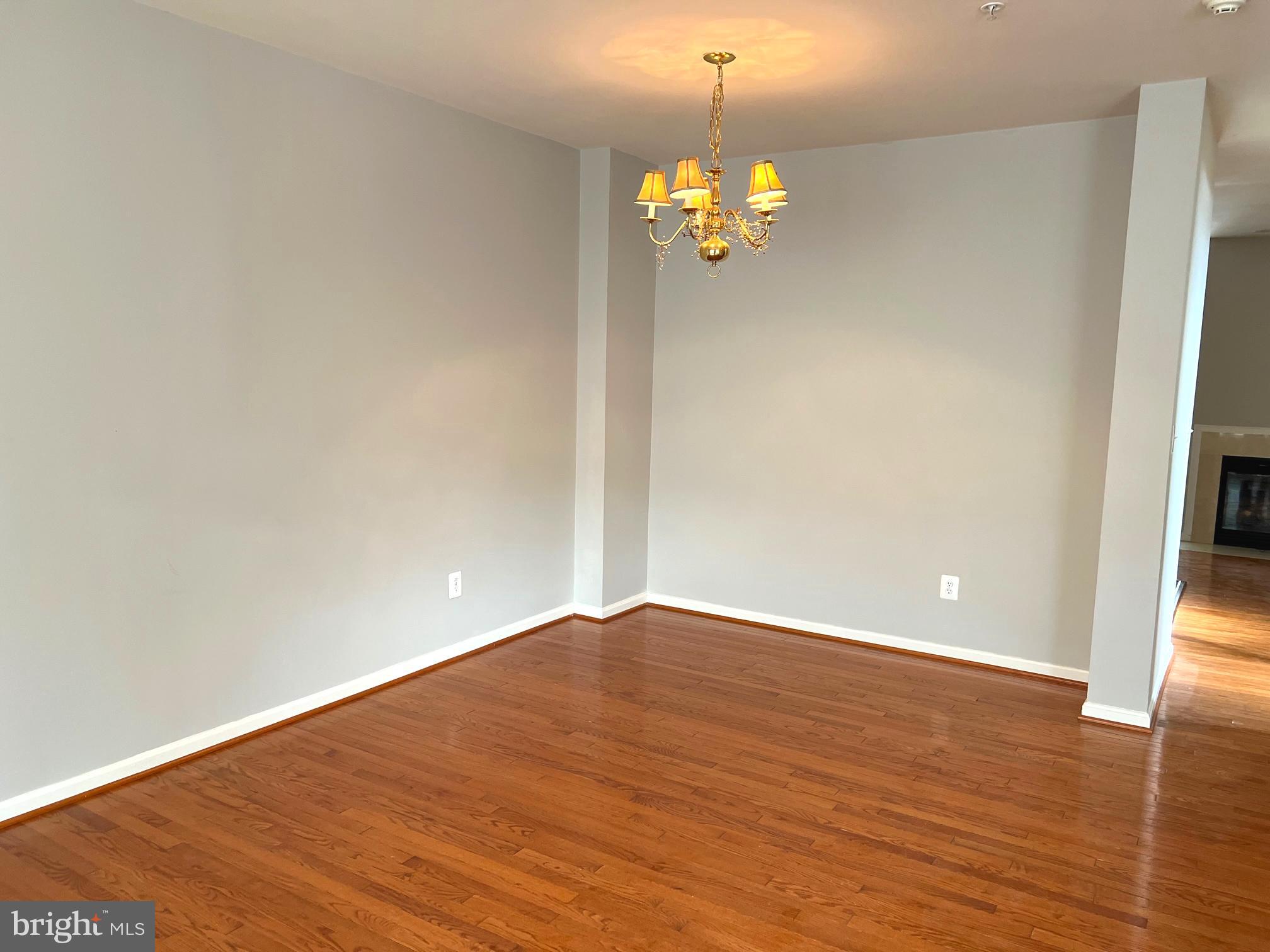 WESTBURY PUB - Residential