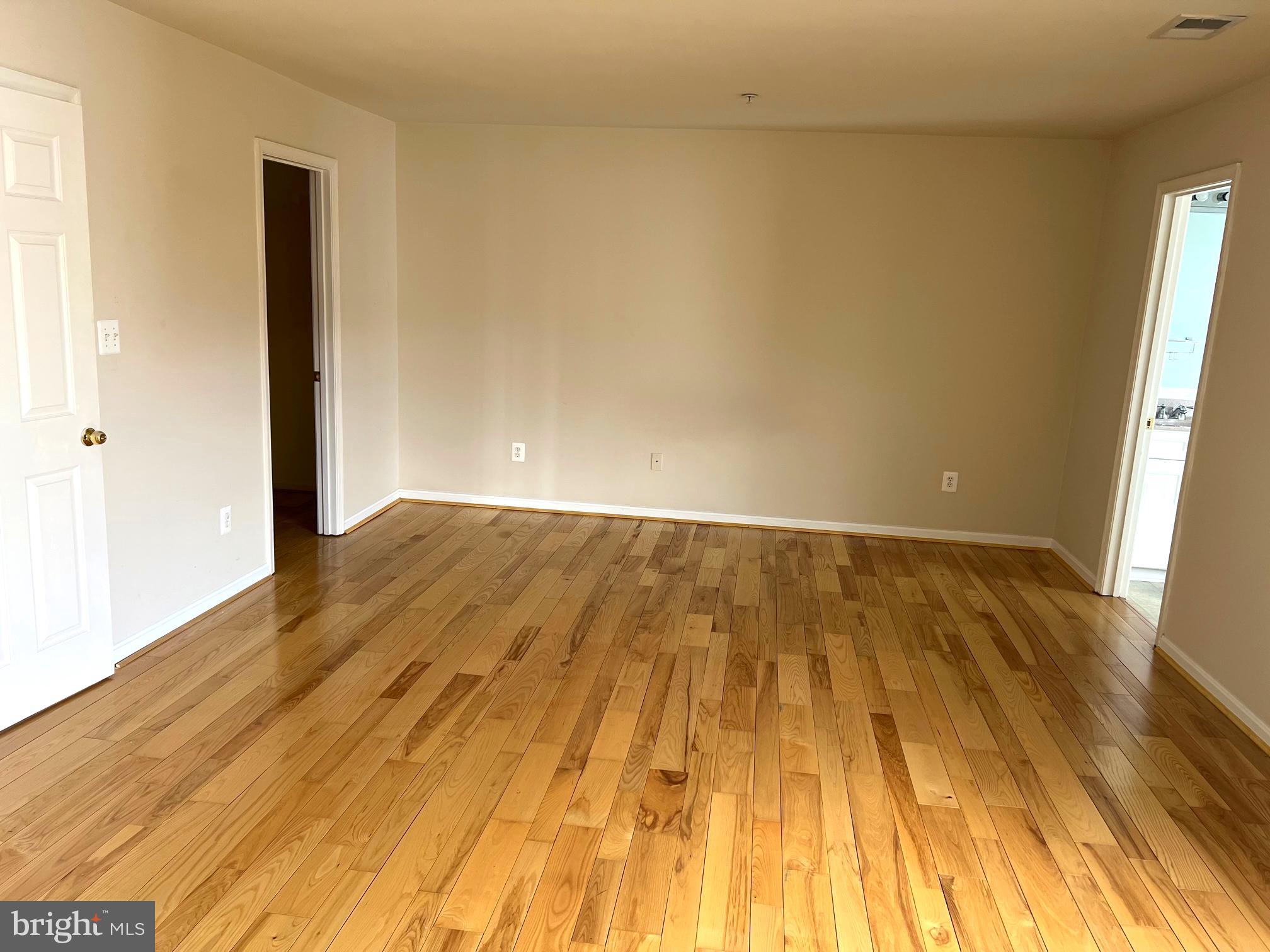 WESTBURY PUB - Residential