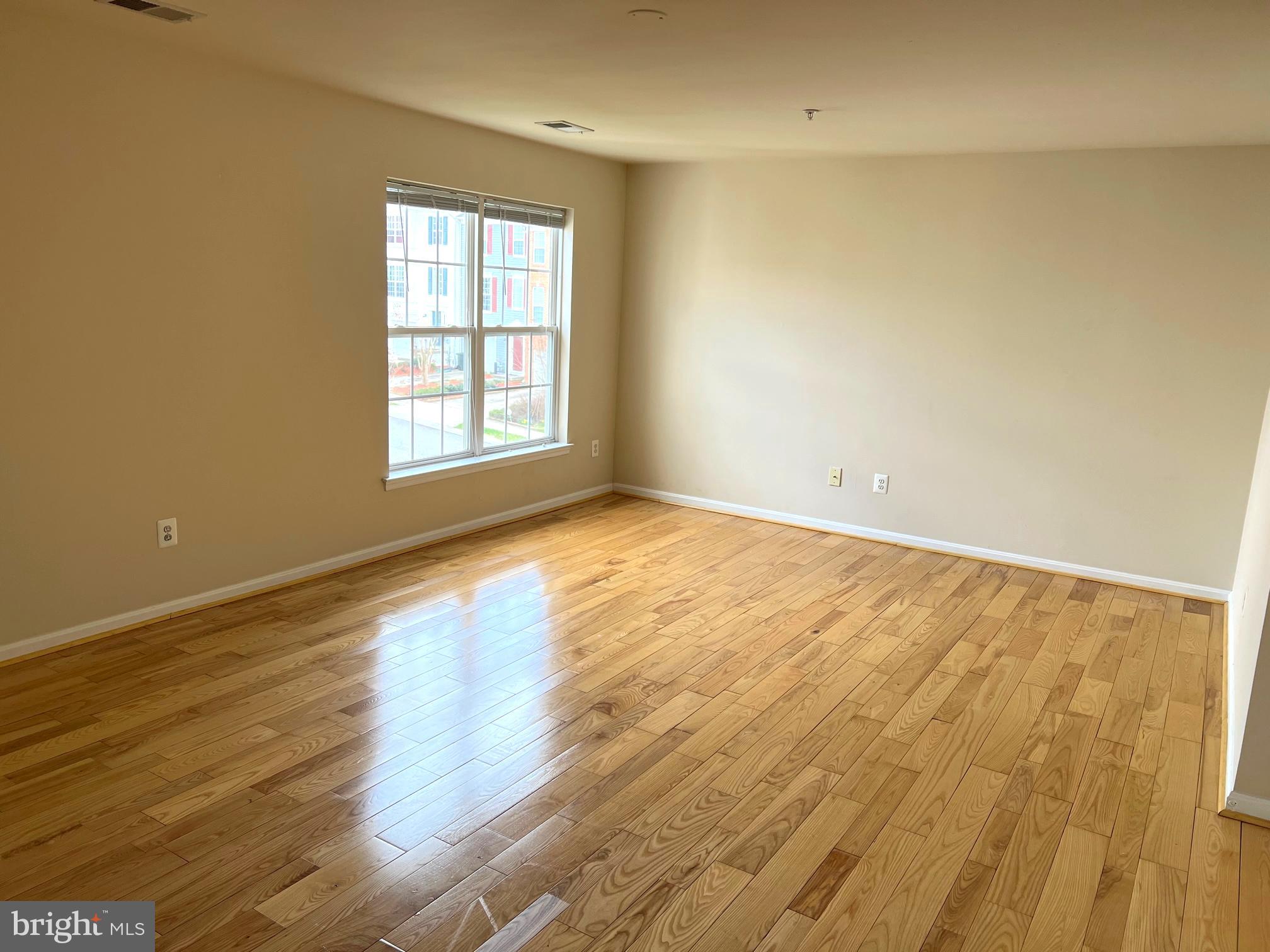 WESTBURY PUB - Residential