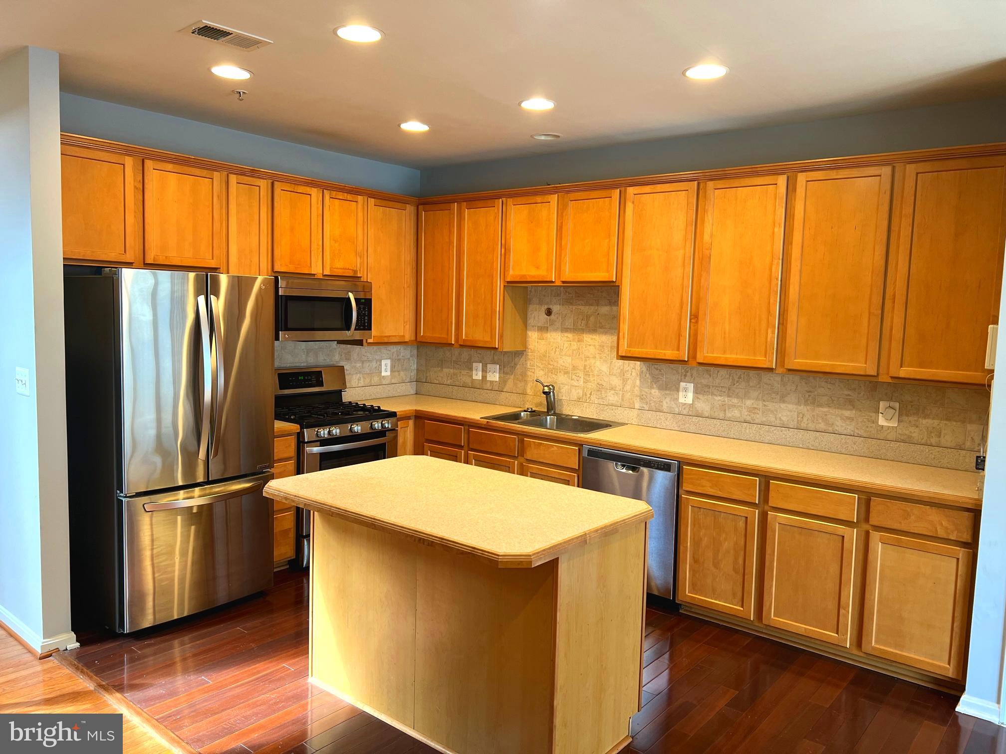 WESTBURY PUB - Residential